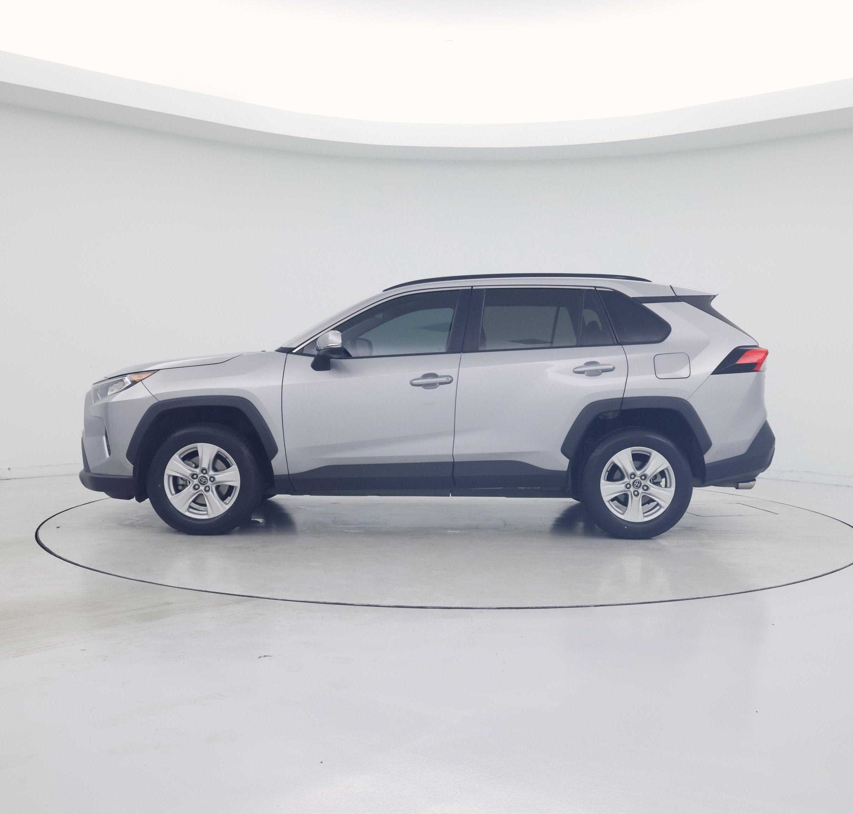 Thumbnail: 2019 Toyota RAV4 - 3