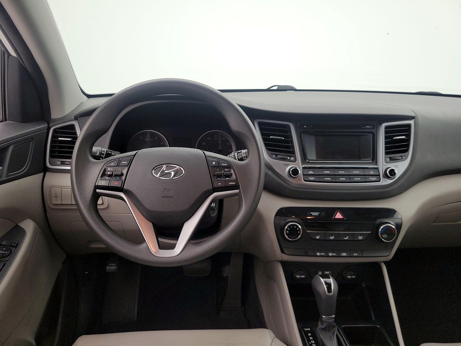 Thumbnail: 2016 Hyundai Tucson - 10