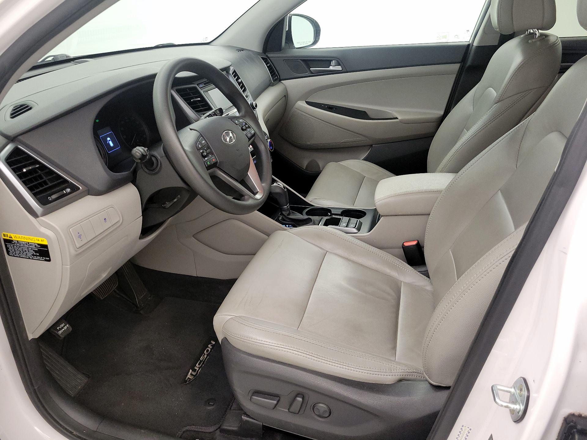 Thumbnail: 2016 Hyundai Tucson - 11