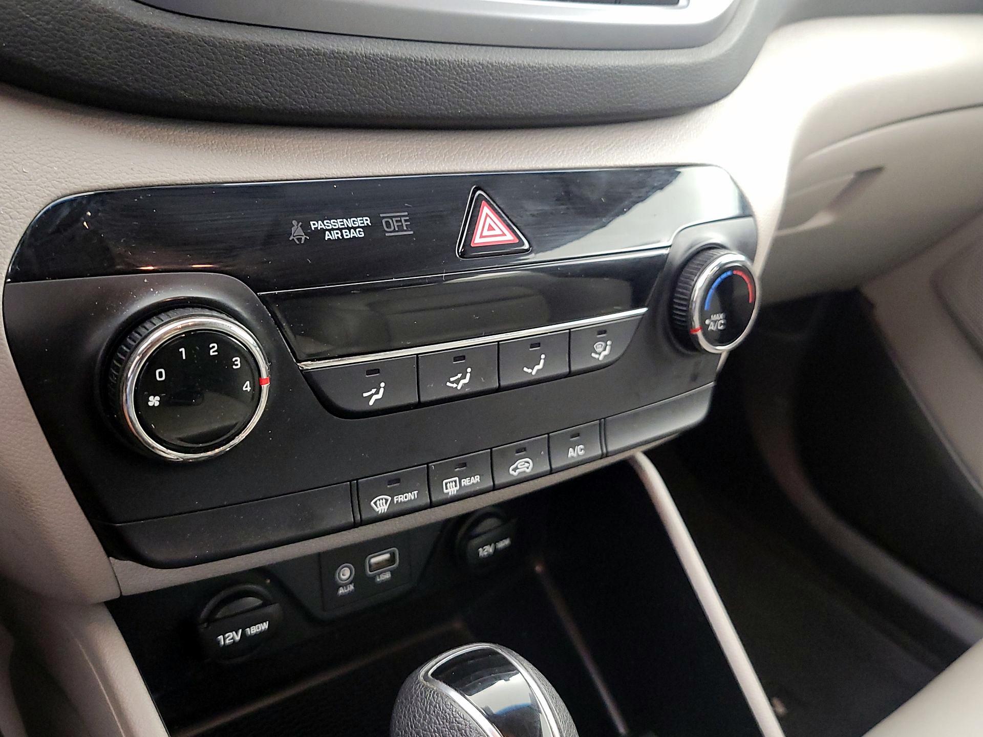 Thumbnail: 2016 Hyundai Tucson - 16