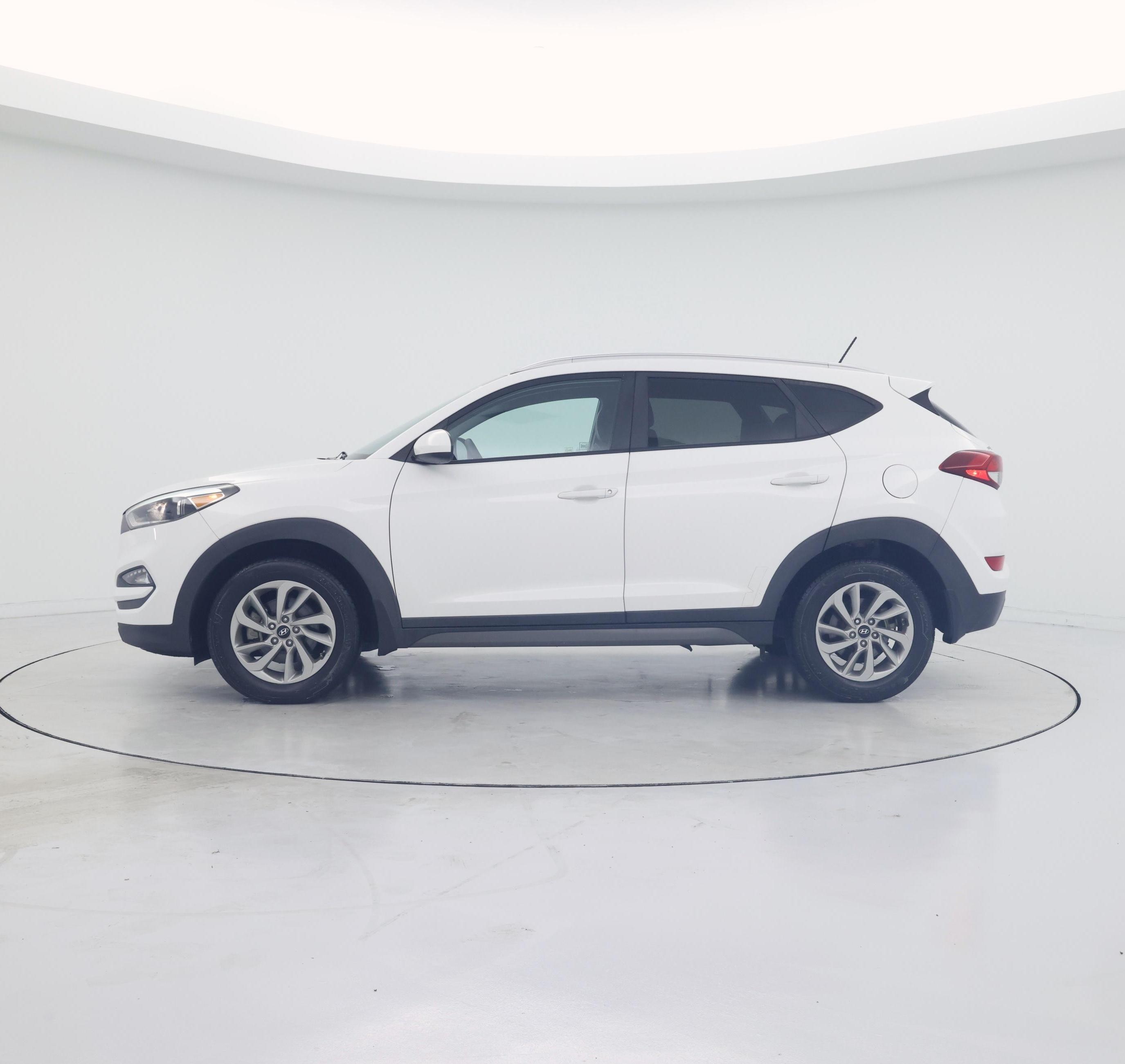 Thumbnail: 2016 Hyundai Tucson - 3