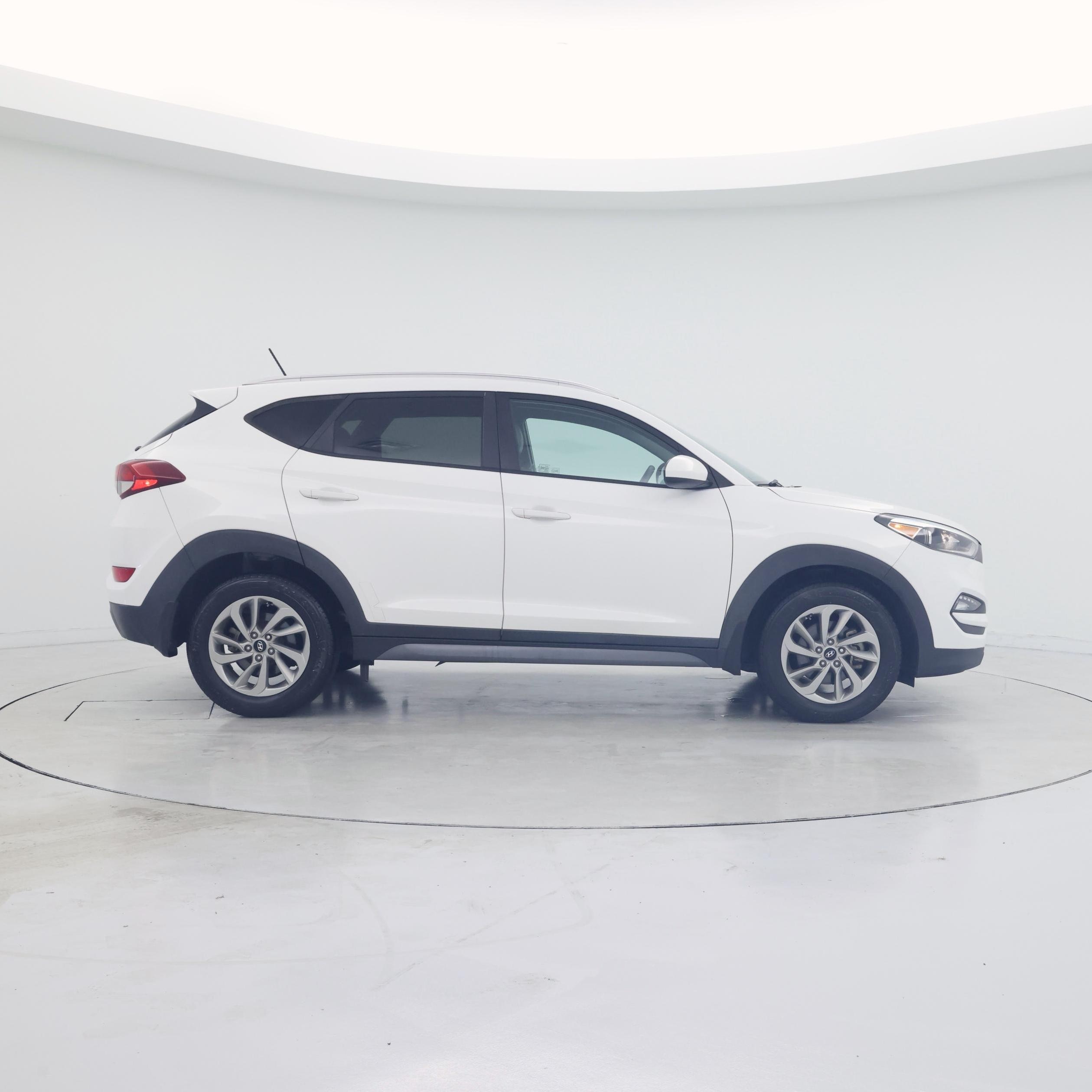 Thumbnail: 2016 Hyundai Tucson - 7