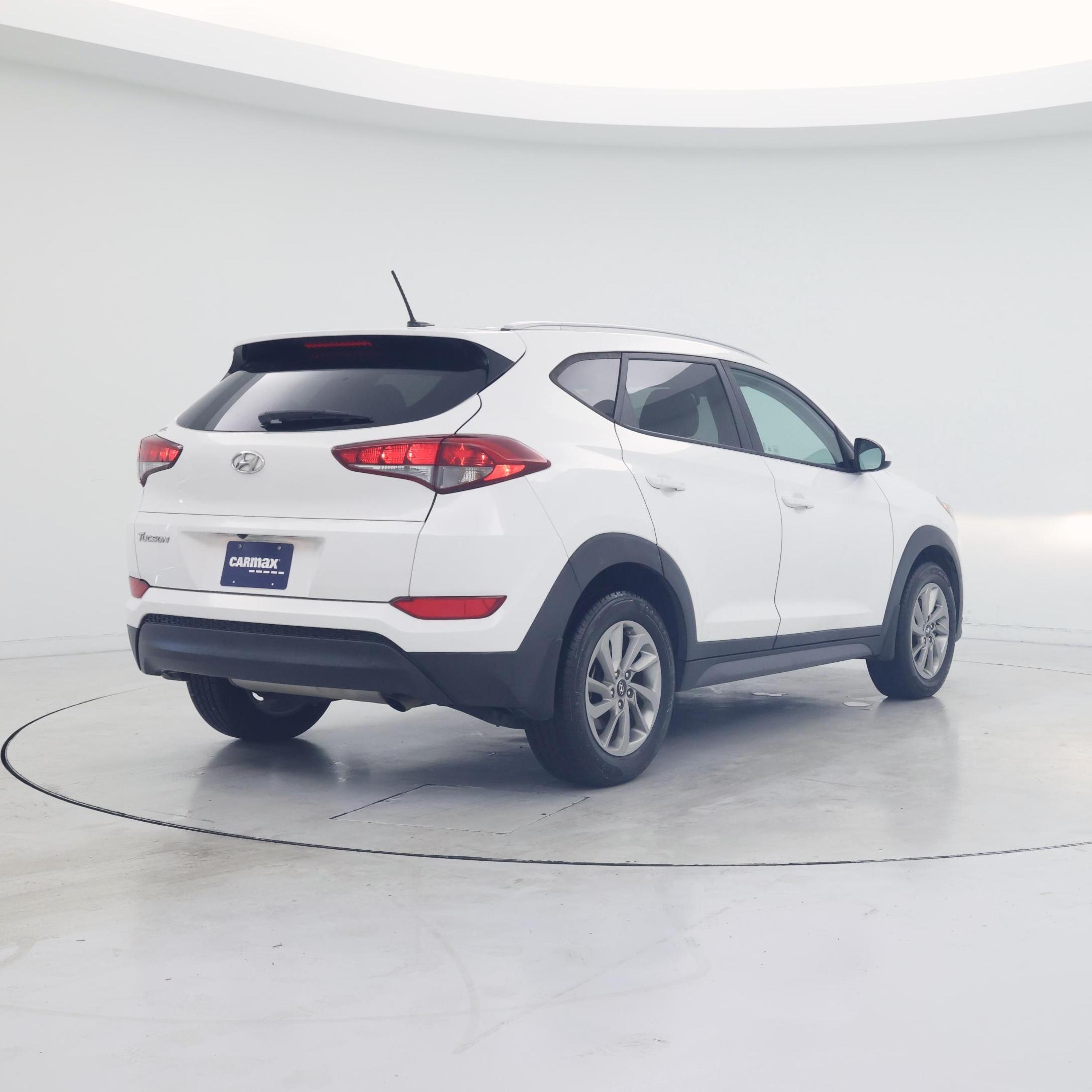 Thumbnail: 2016 Hyundai Tucson - 8