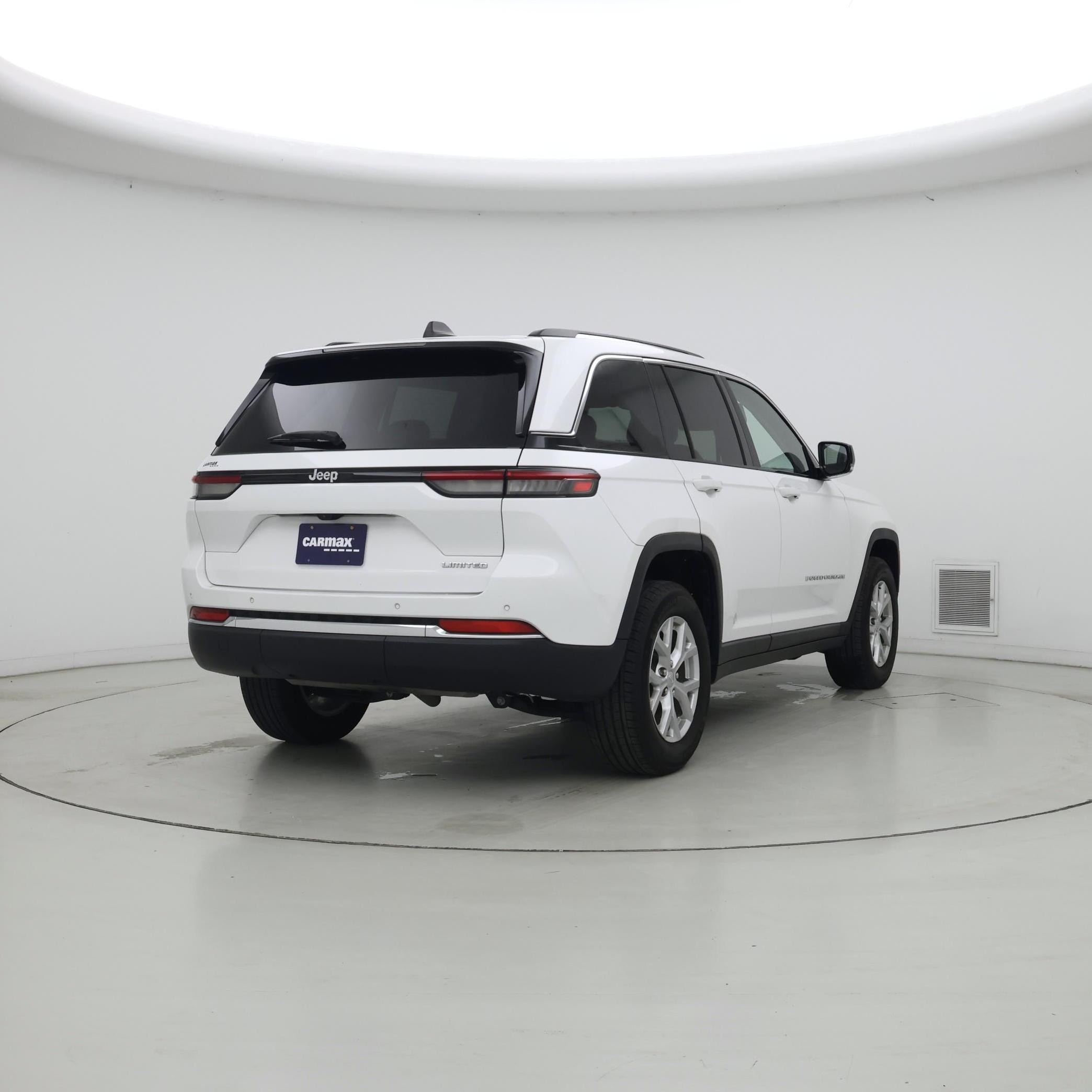 Thumbnail: 2023 Jeep Grand Cherokee - 8