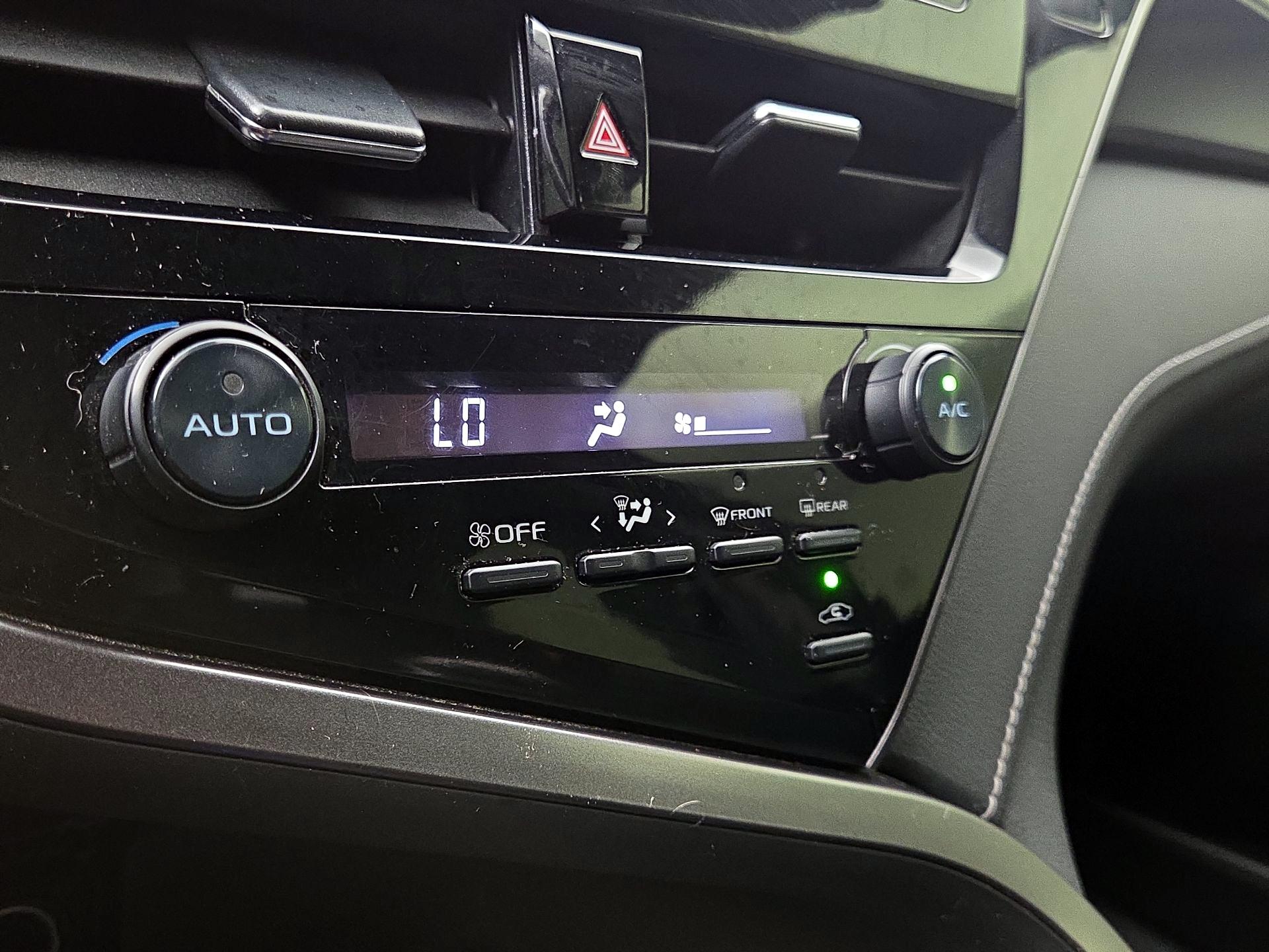 Thumbnail: 2021 Toyota Camry - 16