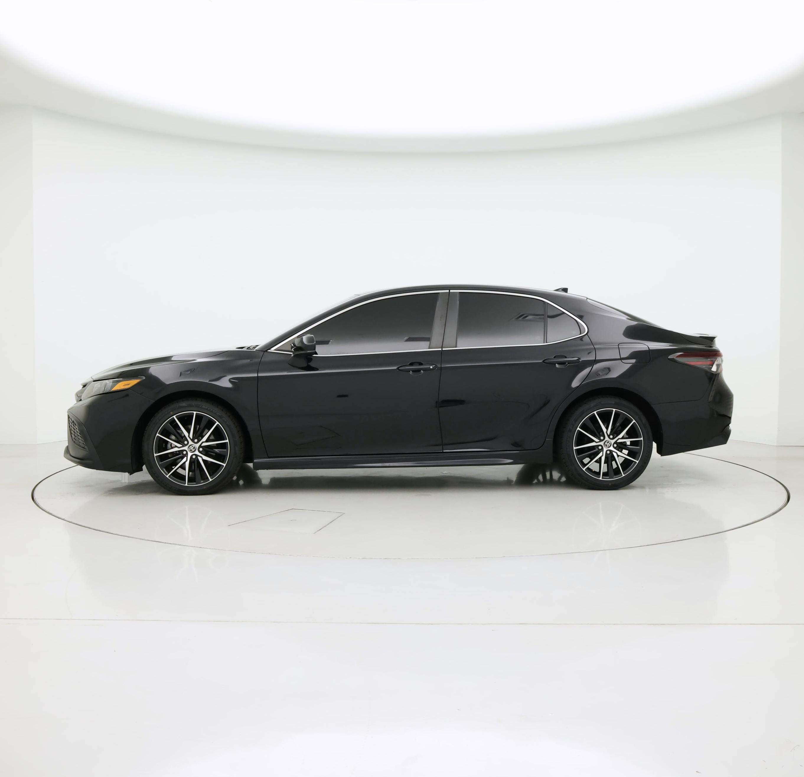 Thumbnail: 2021 Toyota Camry - 3