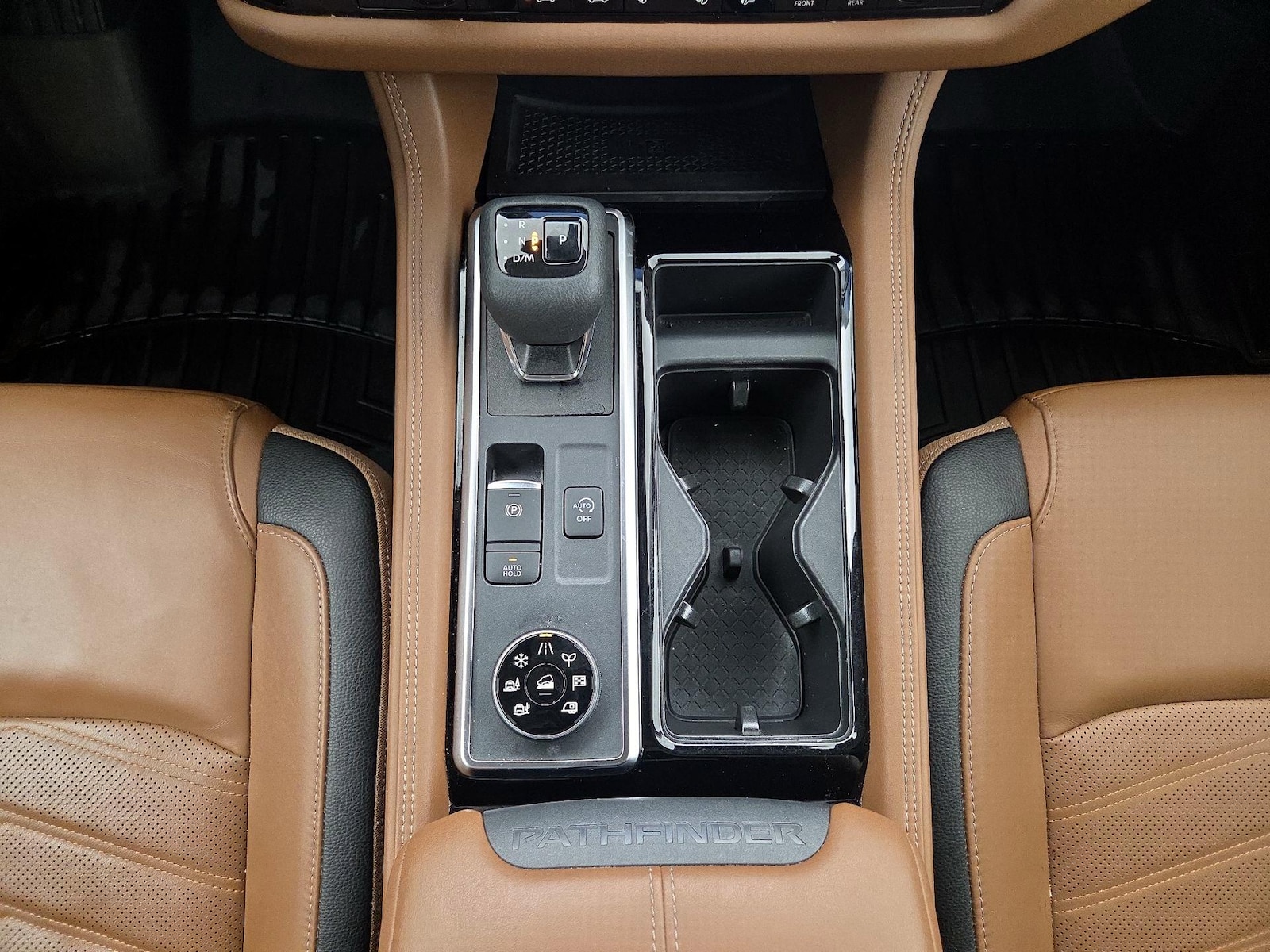2023 Nissan Pathfinder Platinum - Photo 19