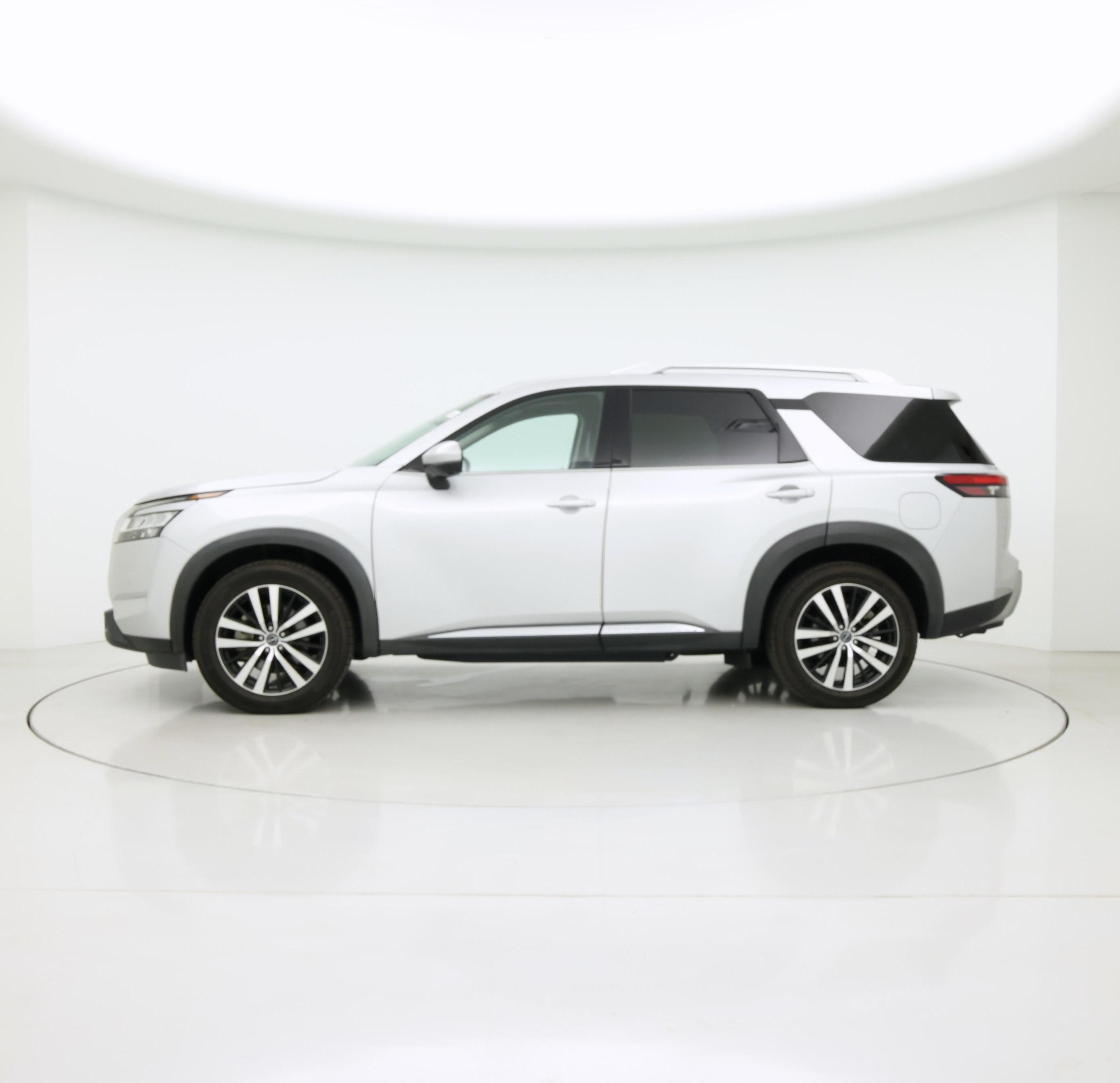 Thumbnail: 2023 Nissan Pathfinder - 3