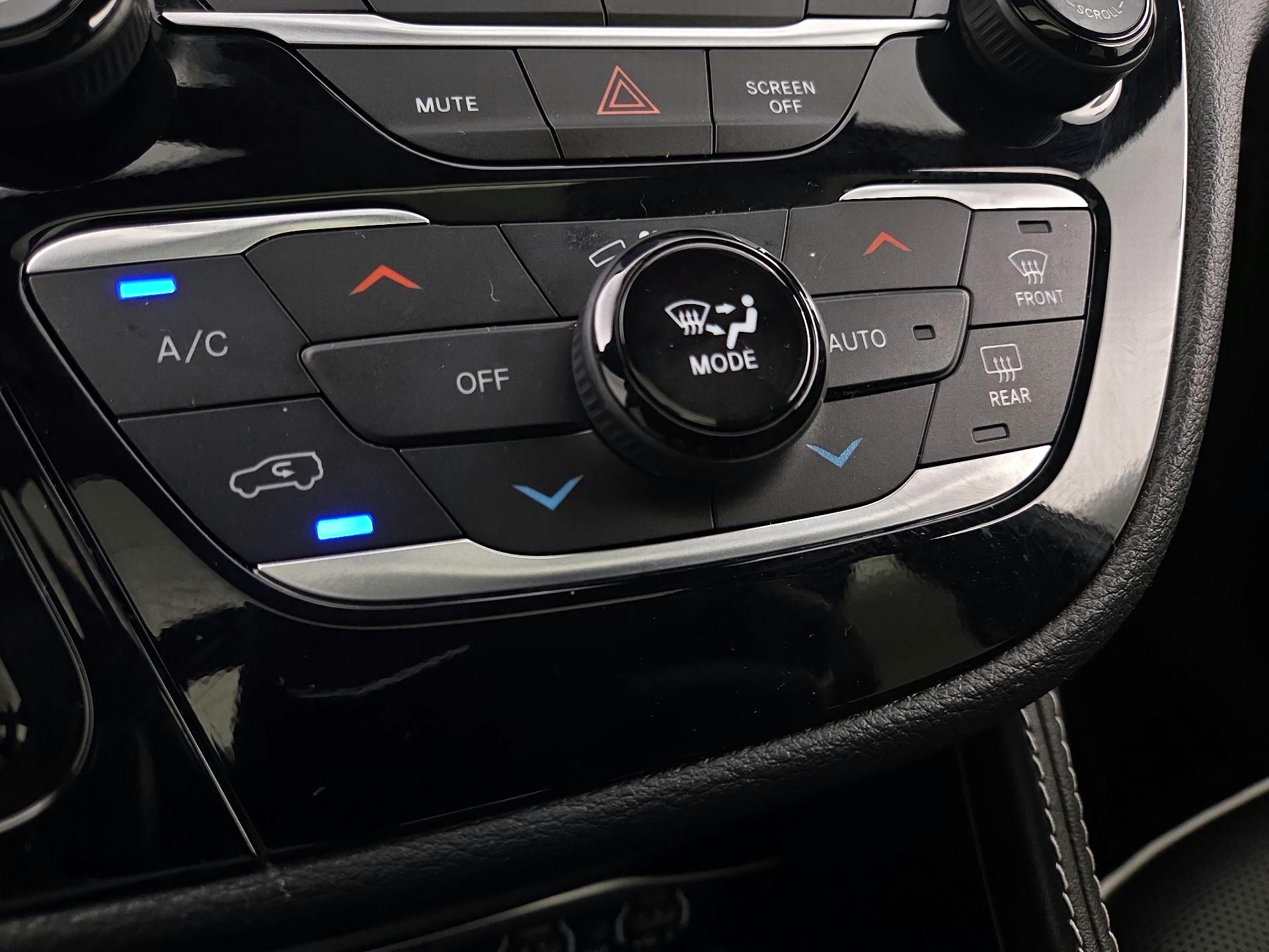 Thumbnail: 2024 Chrysler Pacifica - 17