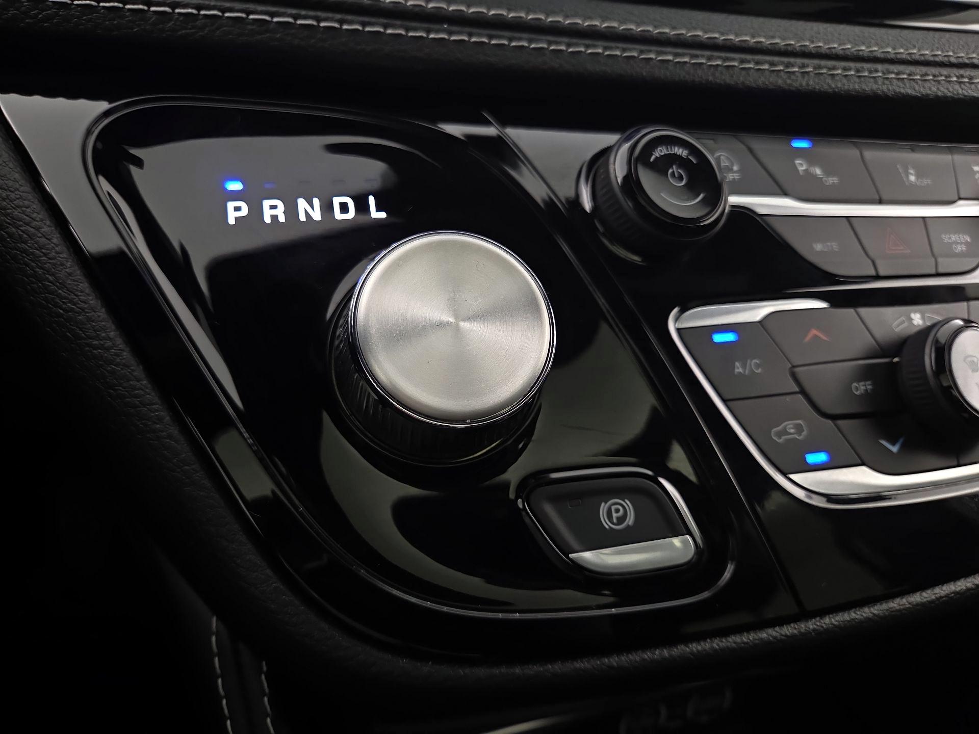 Thumbnail: 2024 Chrysler Pacifica - 18