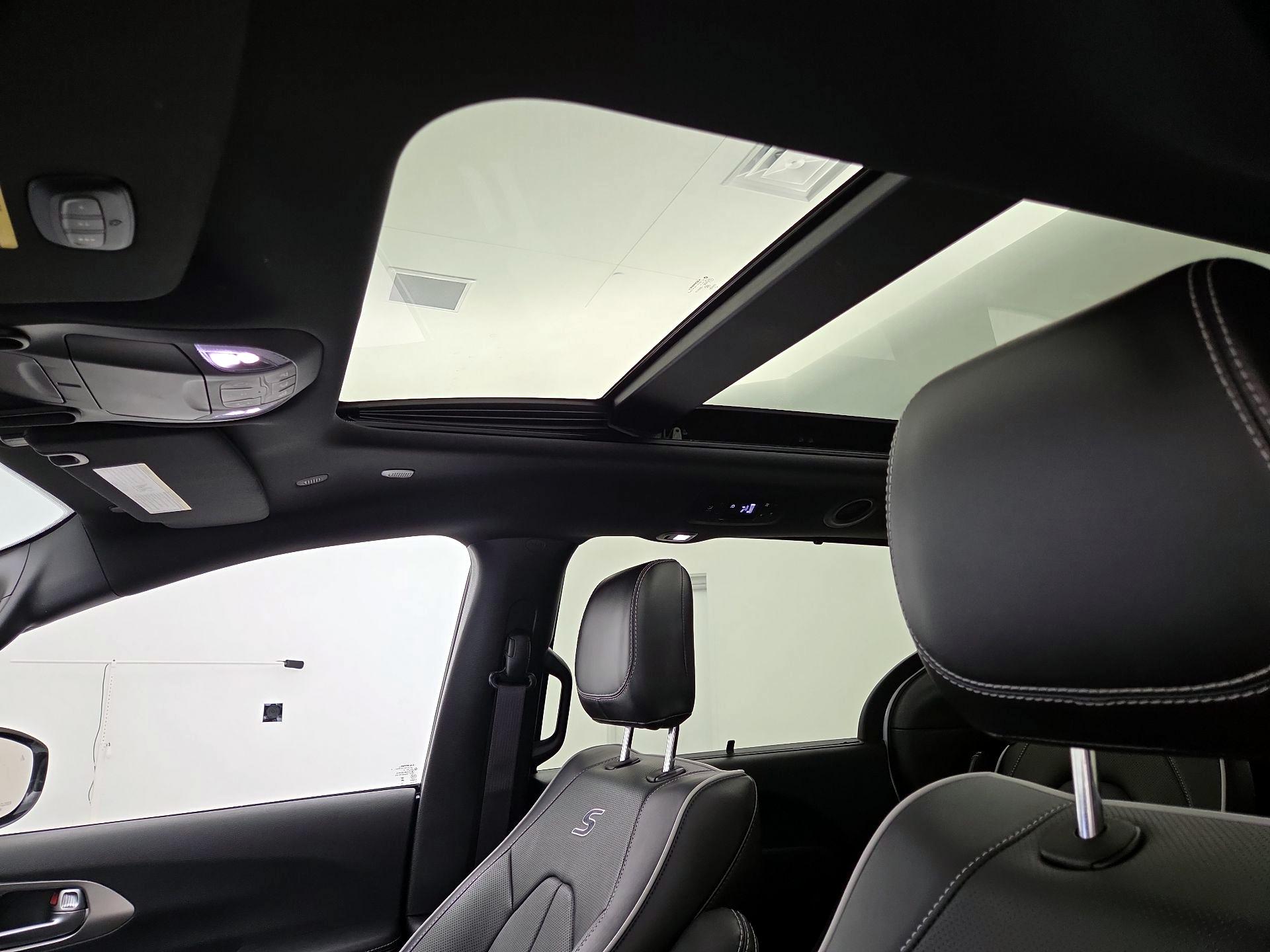 Thumbnail: 2024 Chrysler Pacifica - 20