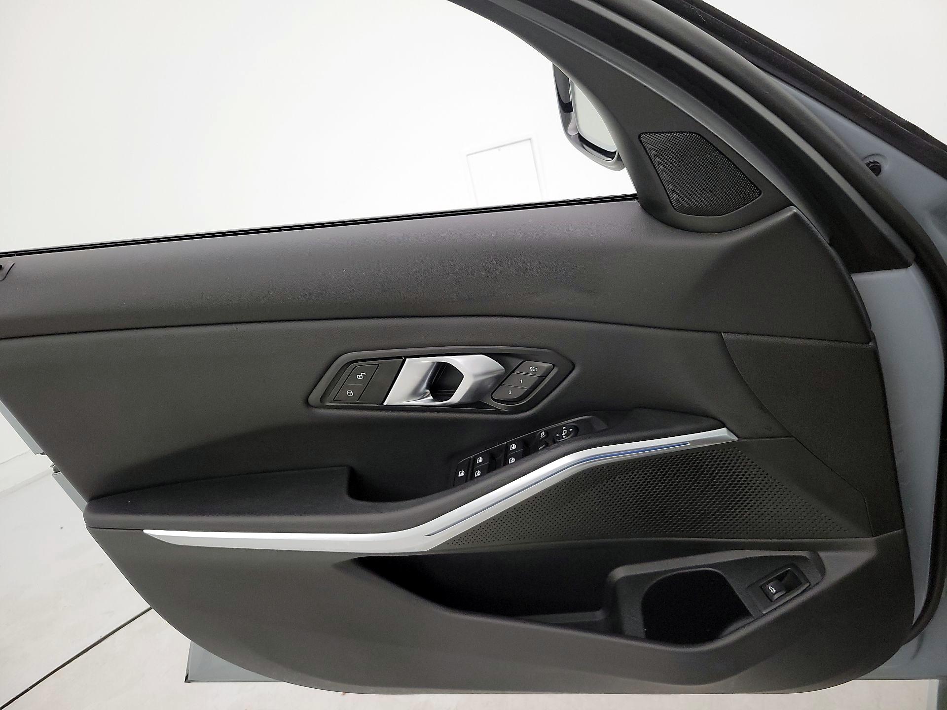 Thumbnail: 2024 BMW 3 Series - 12