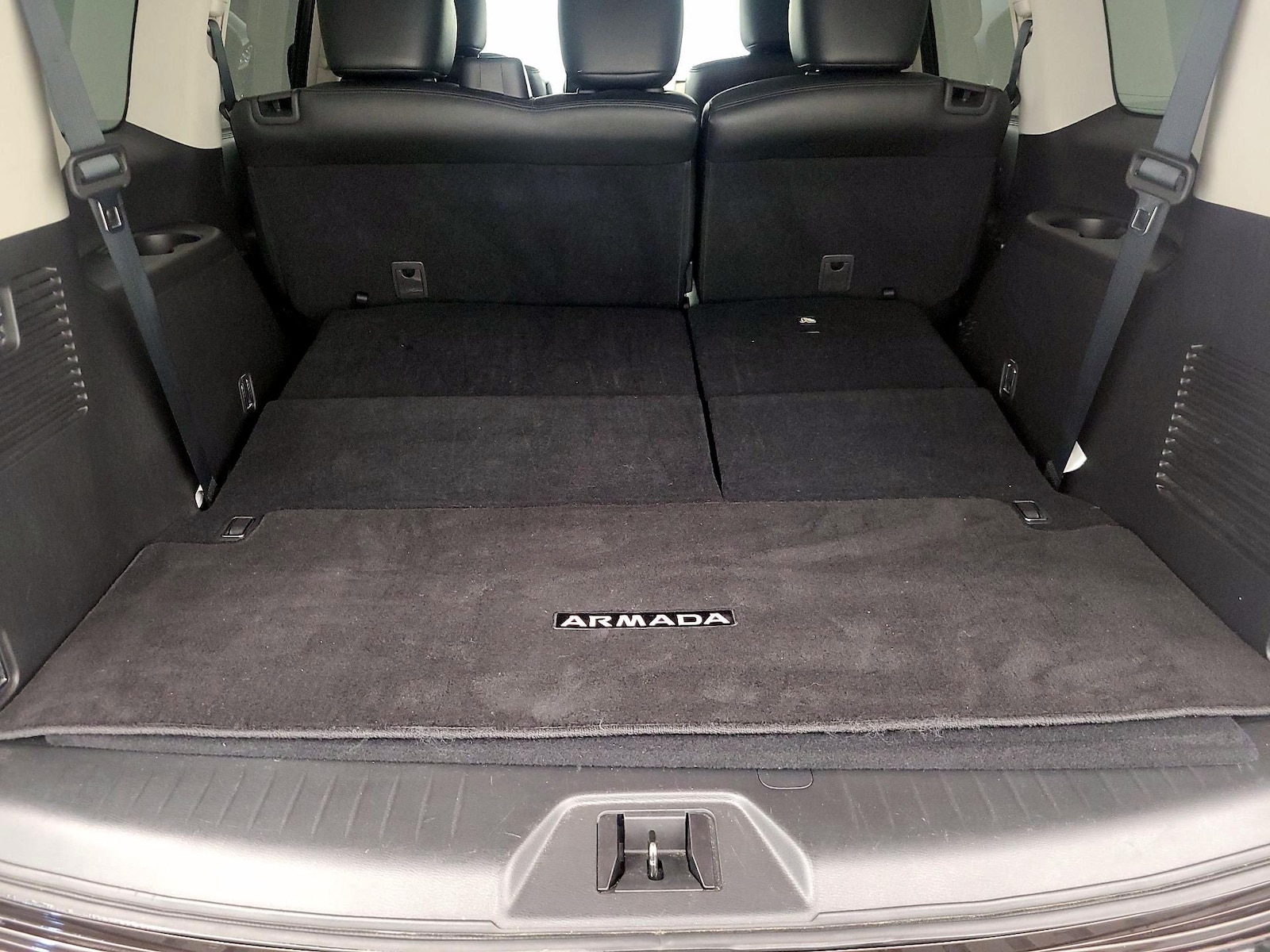 2022 Nissan Armada SL - Photo 25