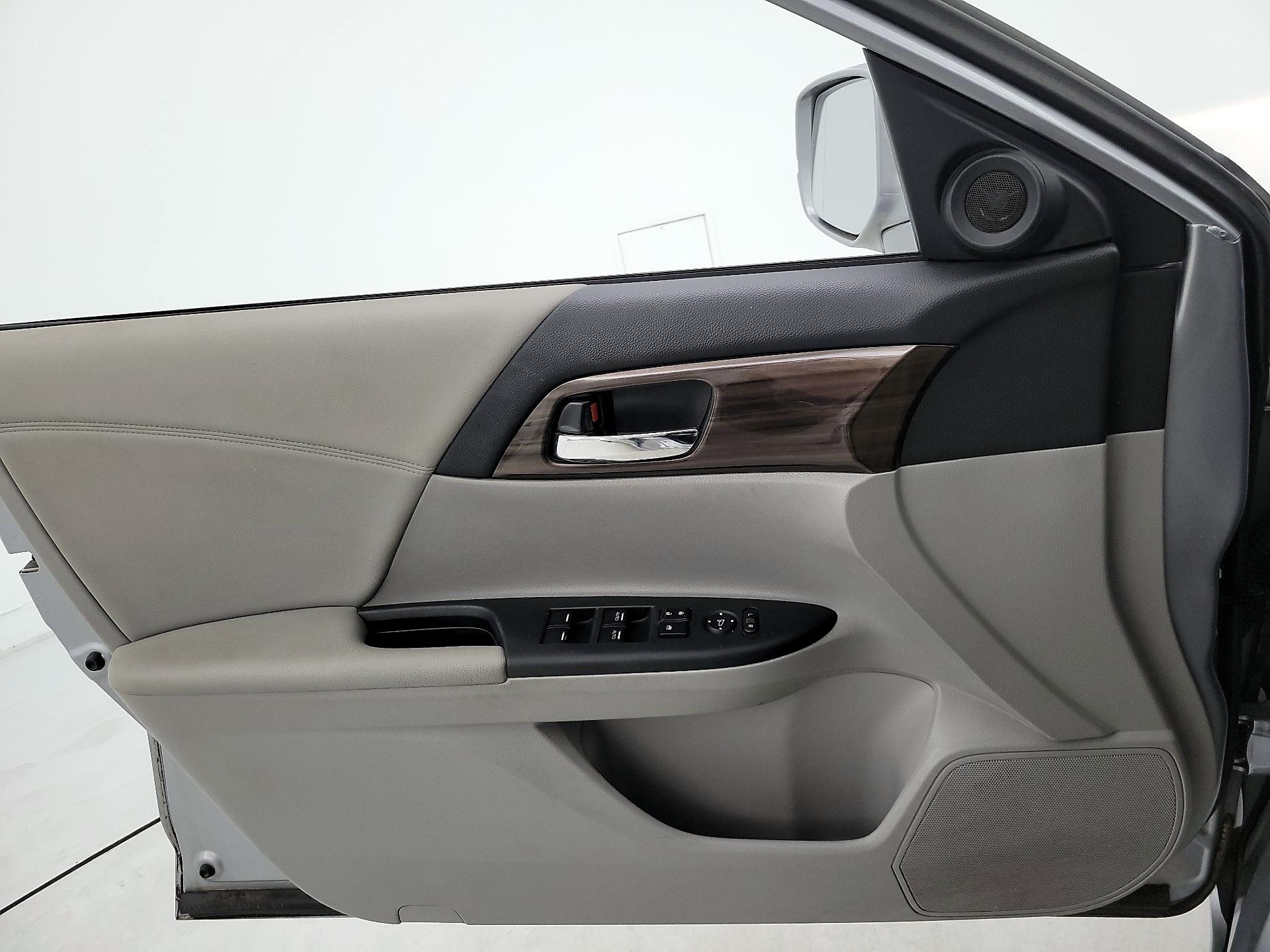 Thumbnail: 2016 Honda Accord - 12