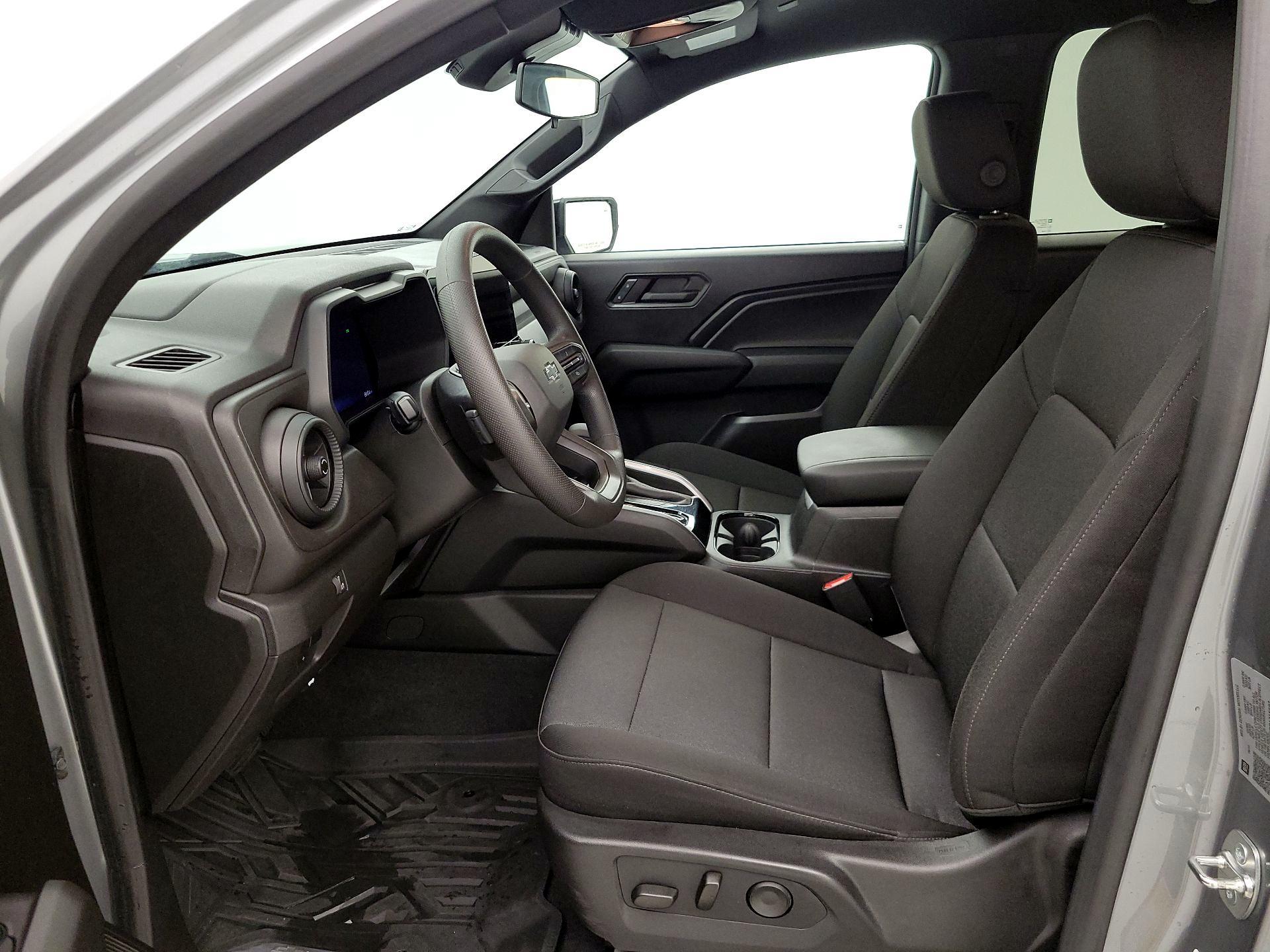 Thumbnail: 2024 Chevrolet Colorado - 11