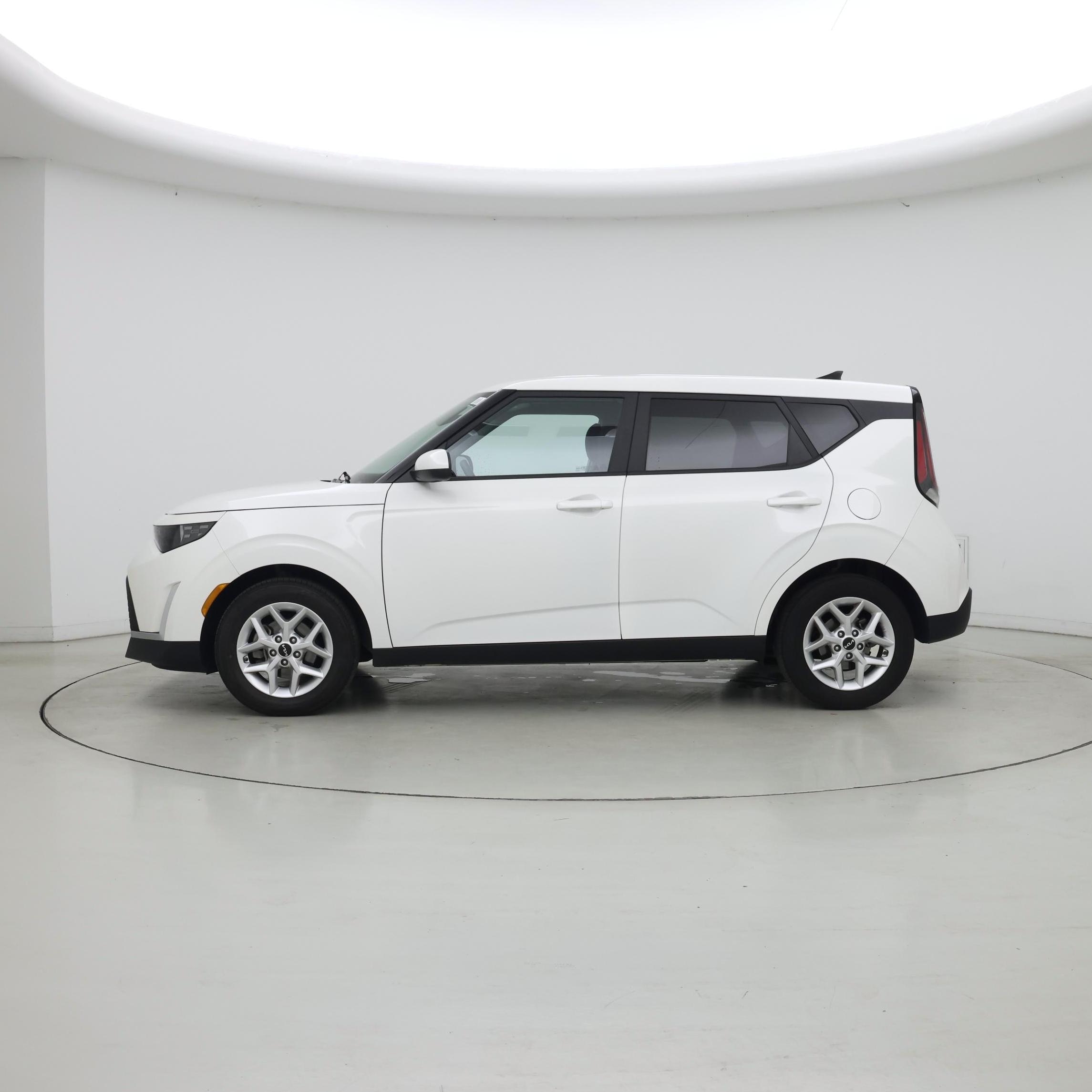 Thumbnail: 2023 Kia Soul - 3