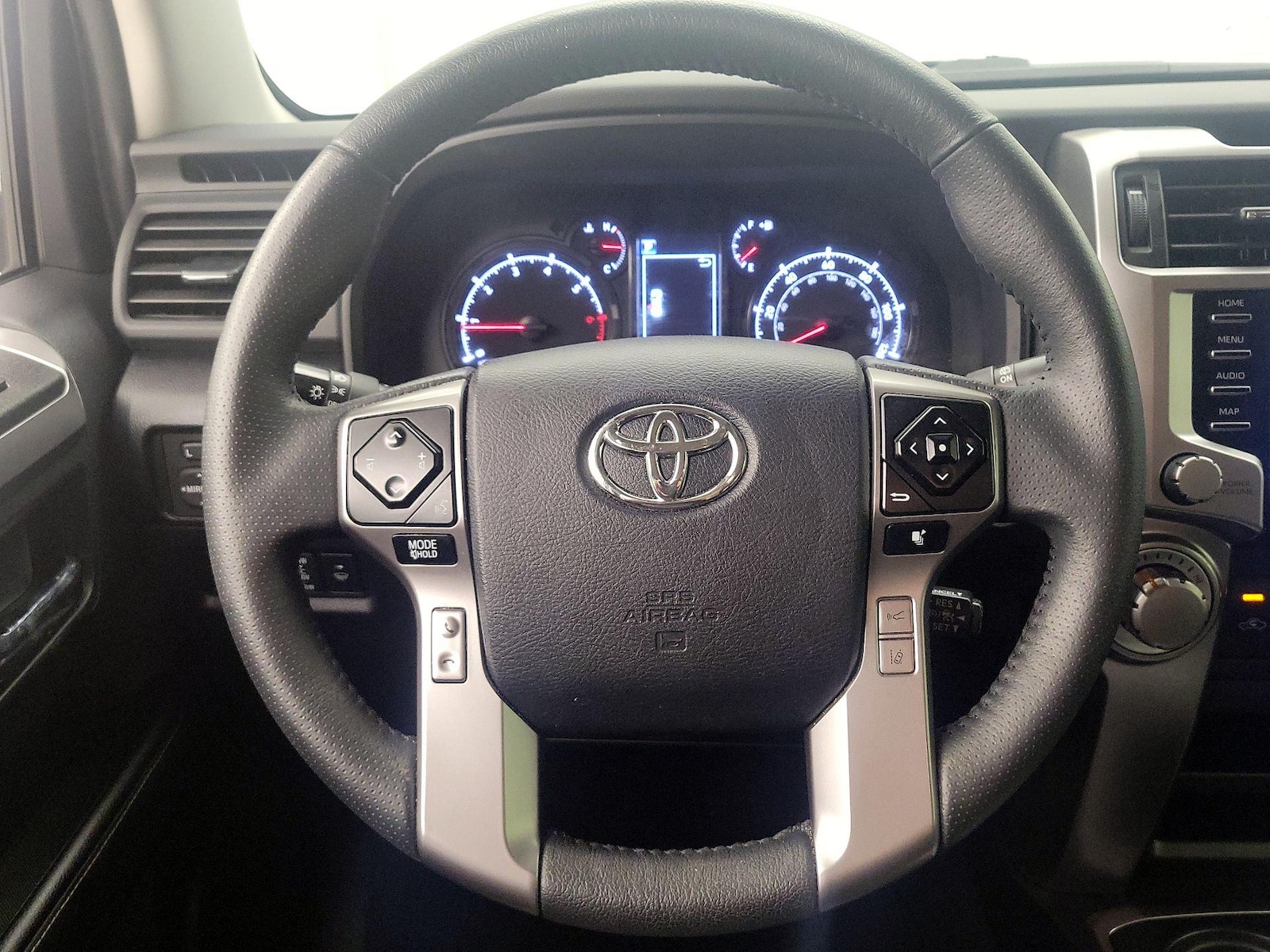 2024 Toyota 4Runner SR5 - Photo 11