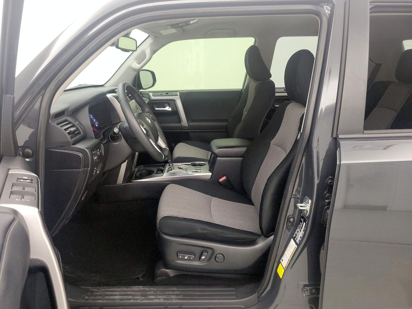 2024 Toyota 4Runner SR5 - Photo 12
