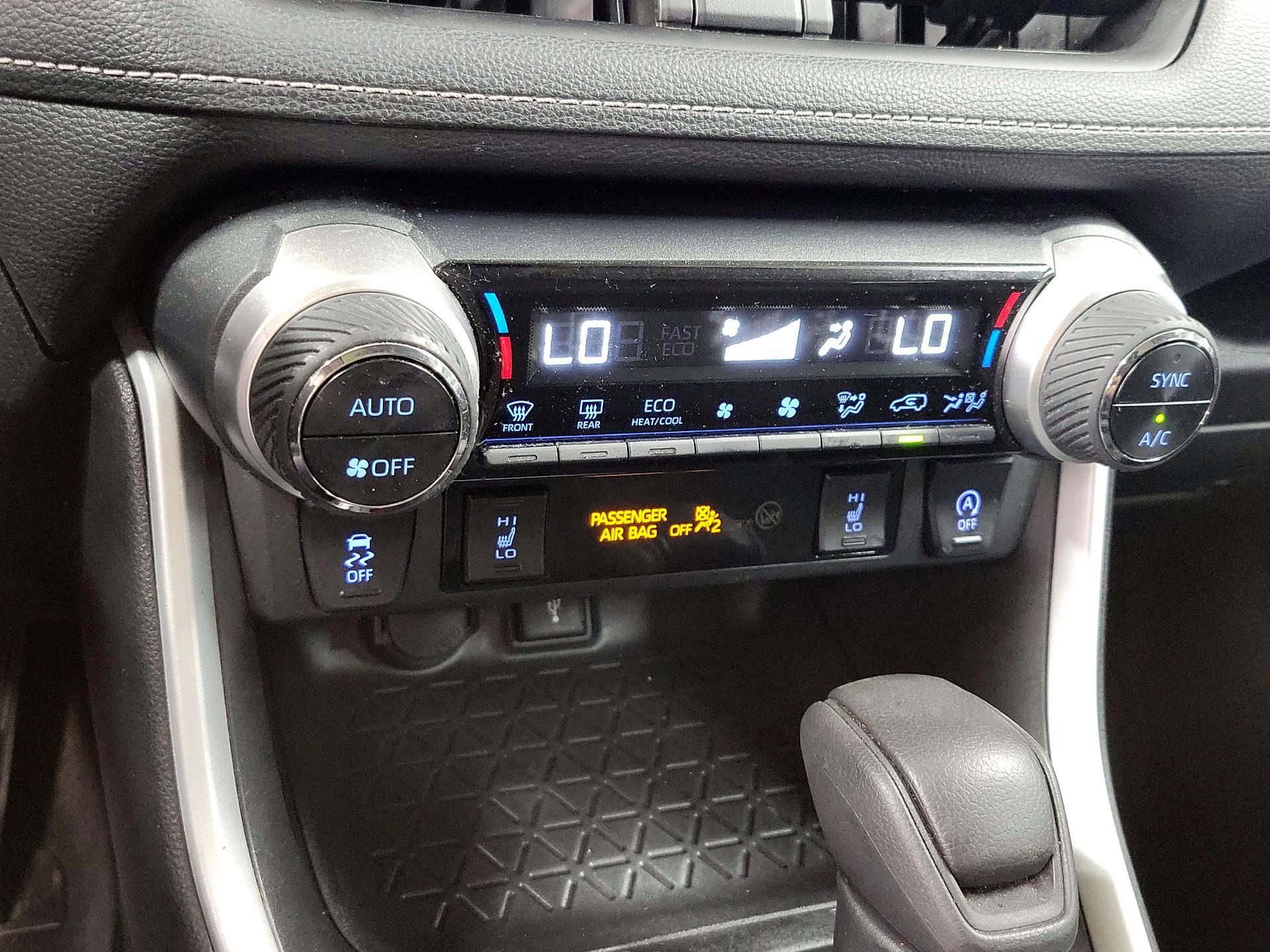 Thumbnail: 2022 Toyota RAV4 - 16