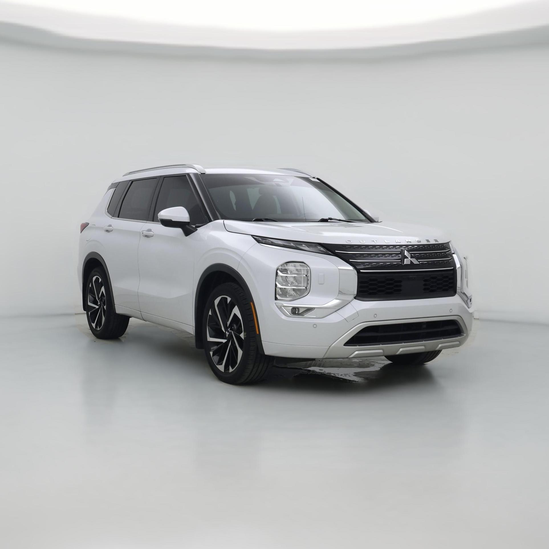 Thumbnail: 2023 Mitsubishi Outlander - 1