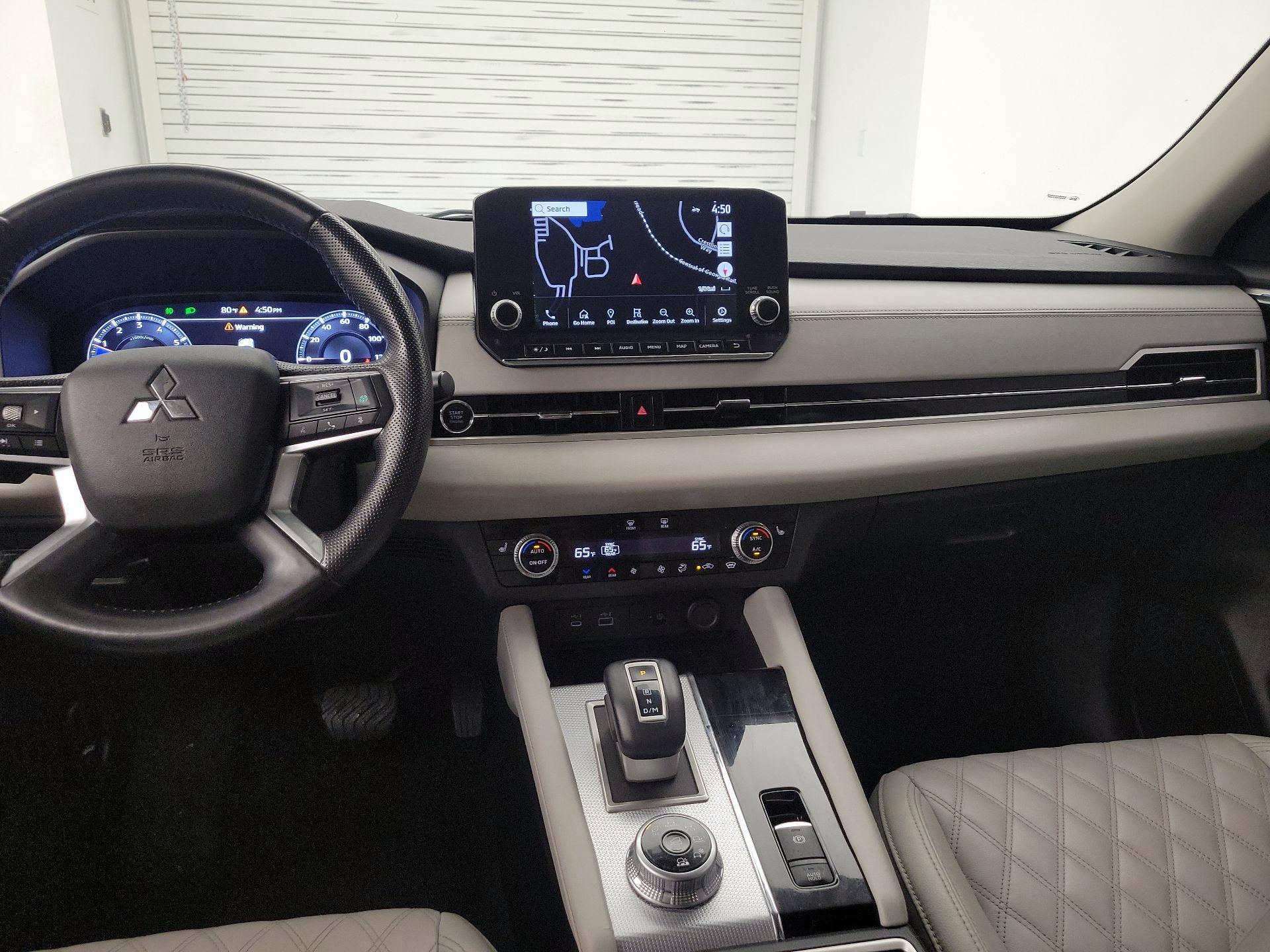 Thumbnail: 2023 Mitsubishi Outlander - 9