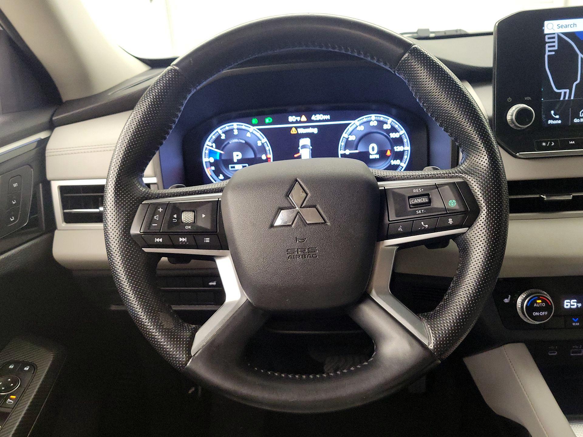 Thumbnail: 2023 Mitsubishi Outlander - 10