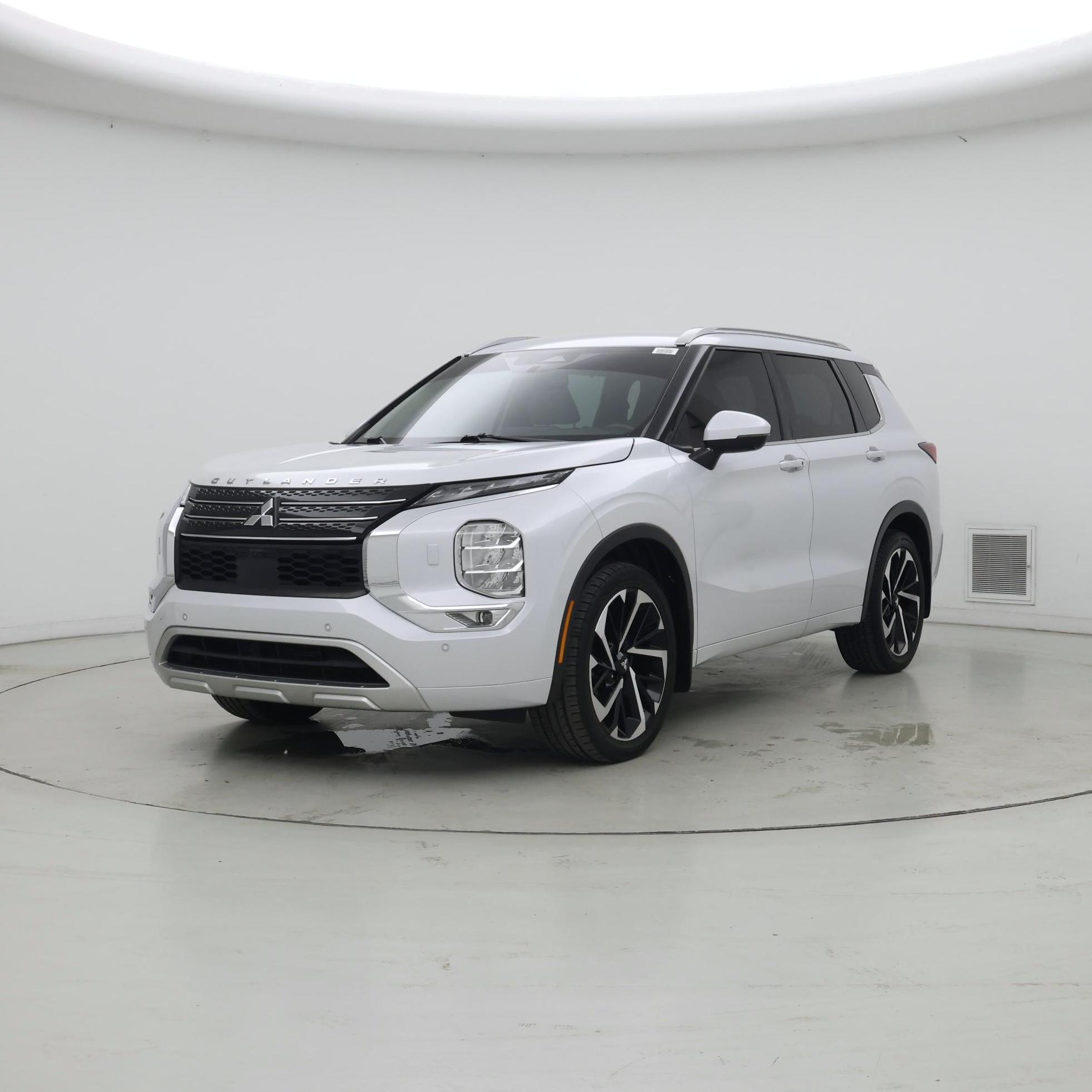 Thumbnail: 2023 Mitsubishi Outlander - 4
