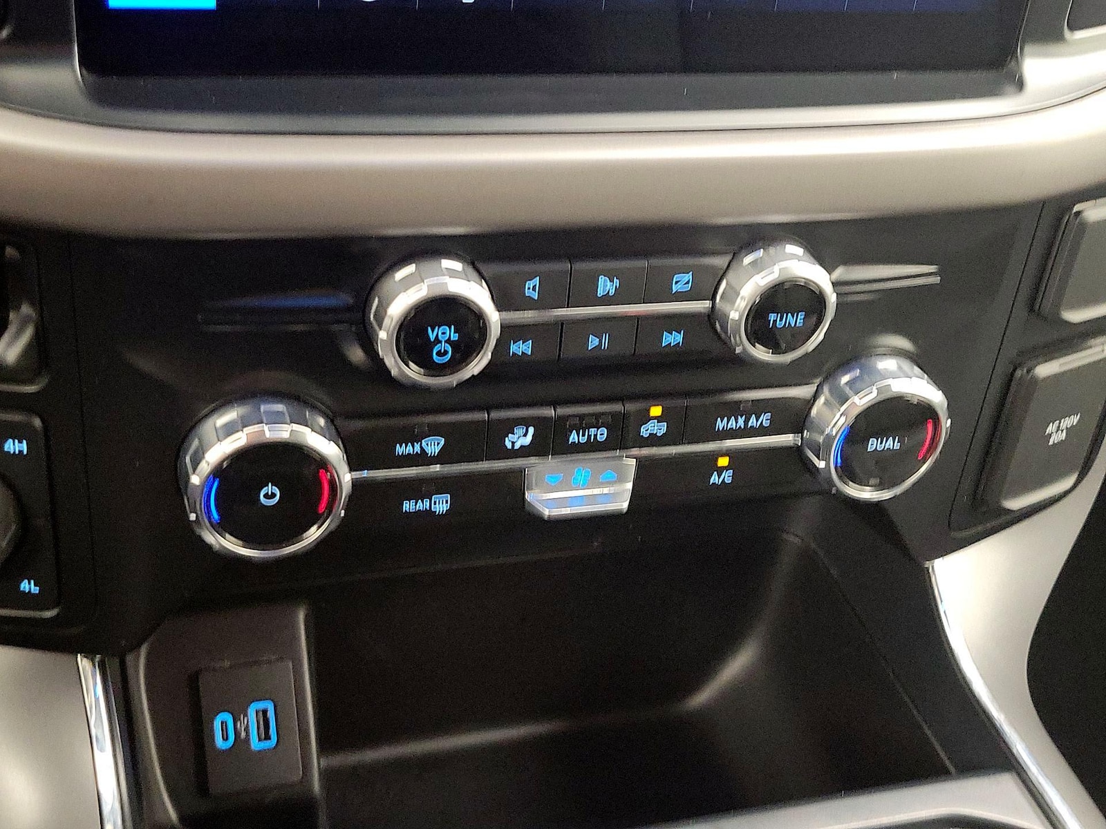 2024 Ford F-150 XLT - Photo 18