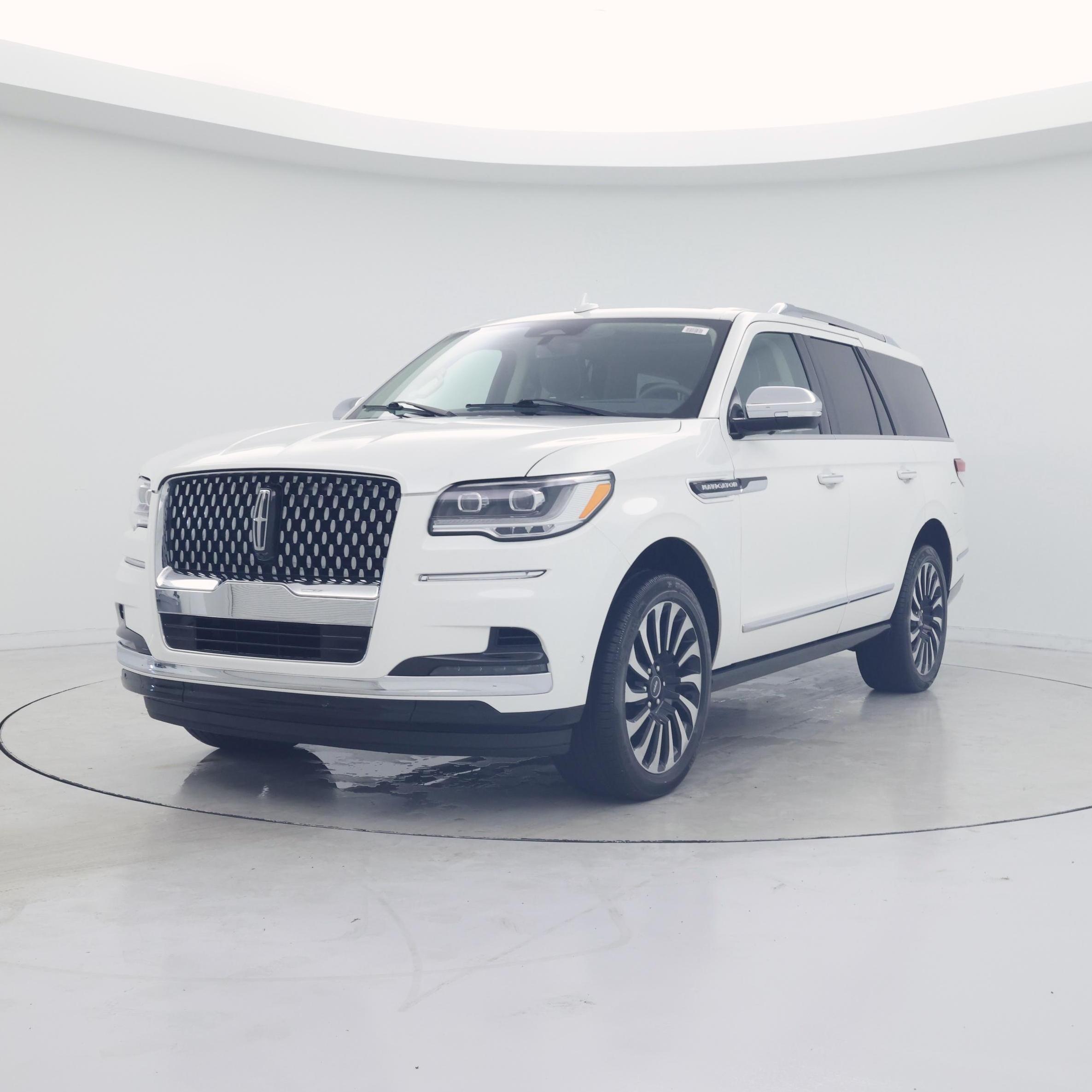 Thumbnail: 2022 Lincoln Navigator - 4