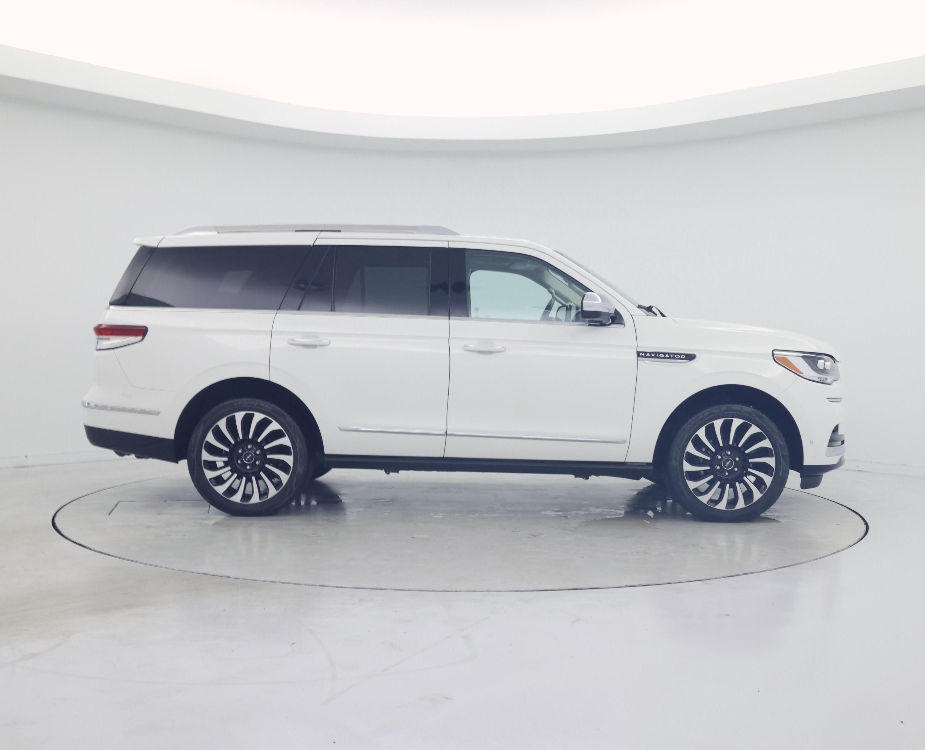 Thumbnail: 2022 Lincoln Navigator - 7