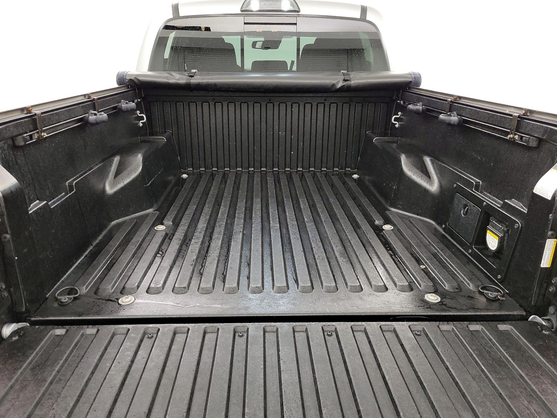 Thumbnail: 2019 Toyota Tacoma - 20