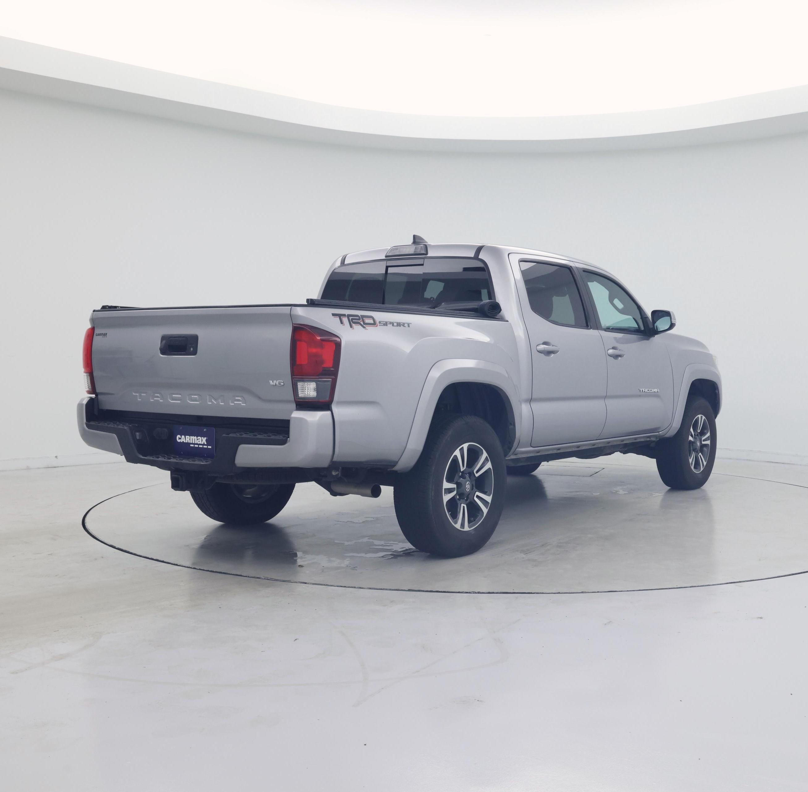 Thumbnail: 2019 Toyota Tacoma - 8