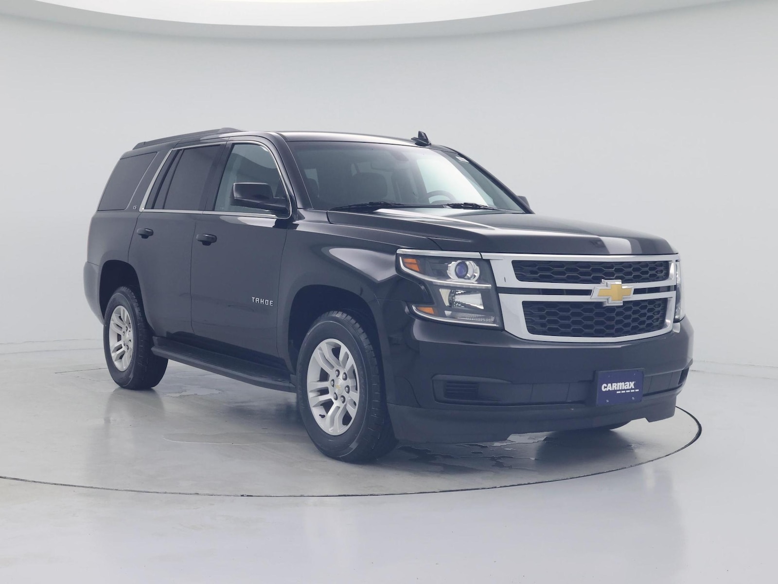 2016 Chevrolet Tahoe LS - Photo 2