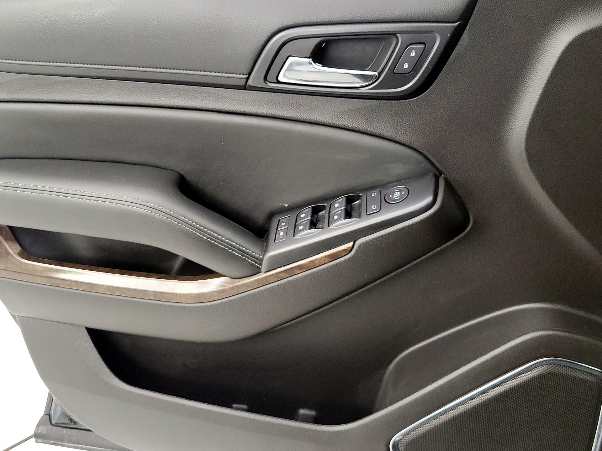 Thumbnail: 2016 Chevrolet Tahoe - 12