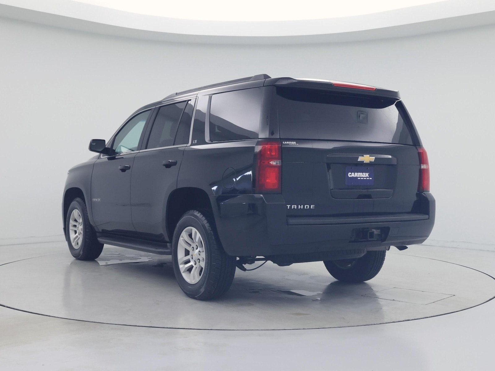 2016 Chevrolet Tahoe LS - Photo 3
