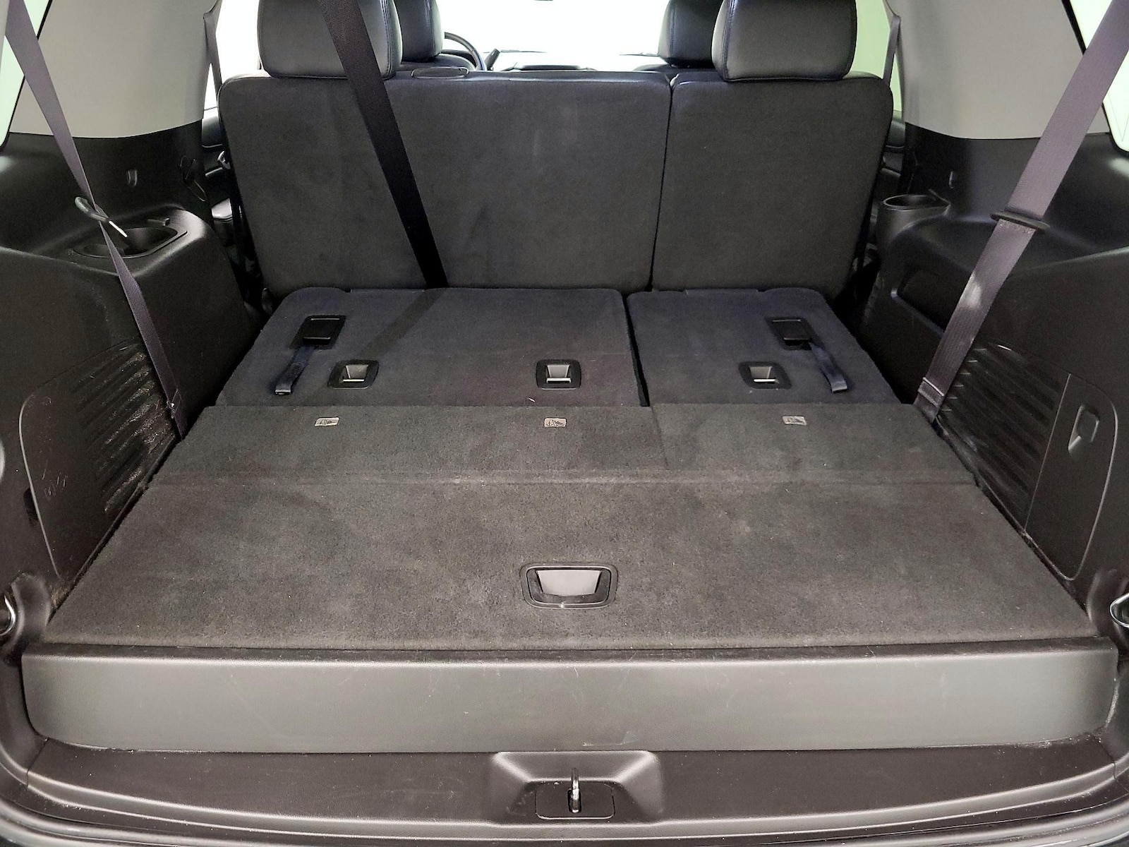 2016 Chevrolet Tahoe LS - Photo 23