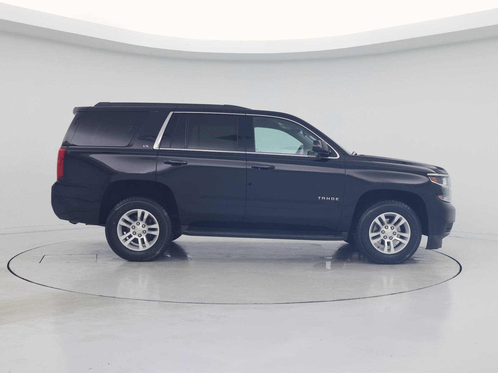 2016 Chevrolet Tahoe LS - Photo 8