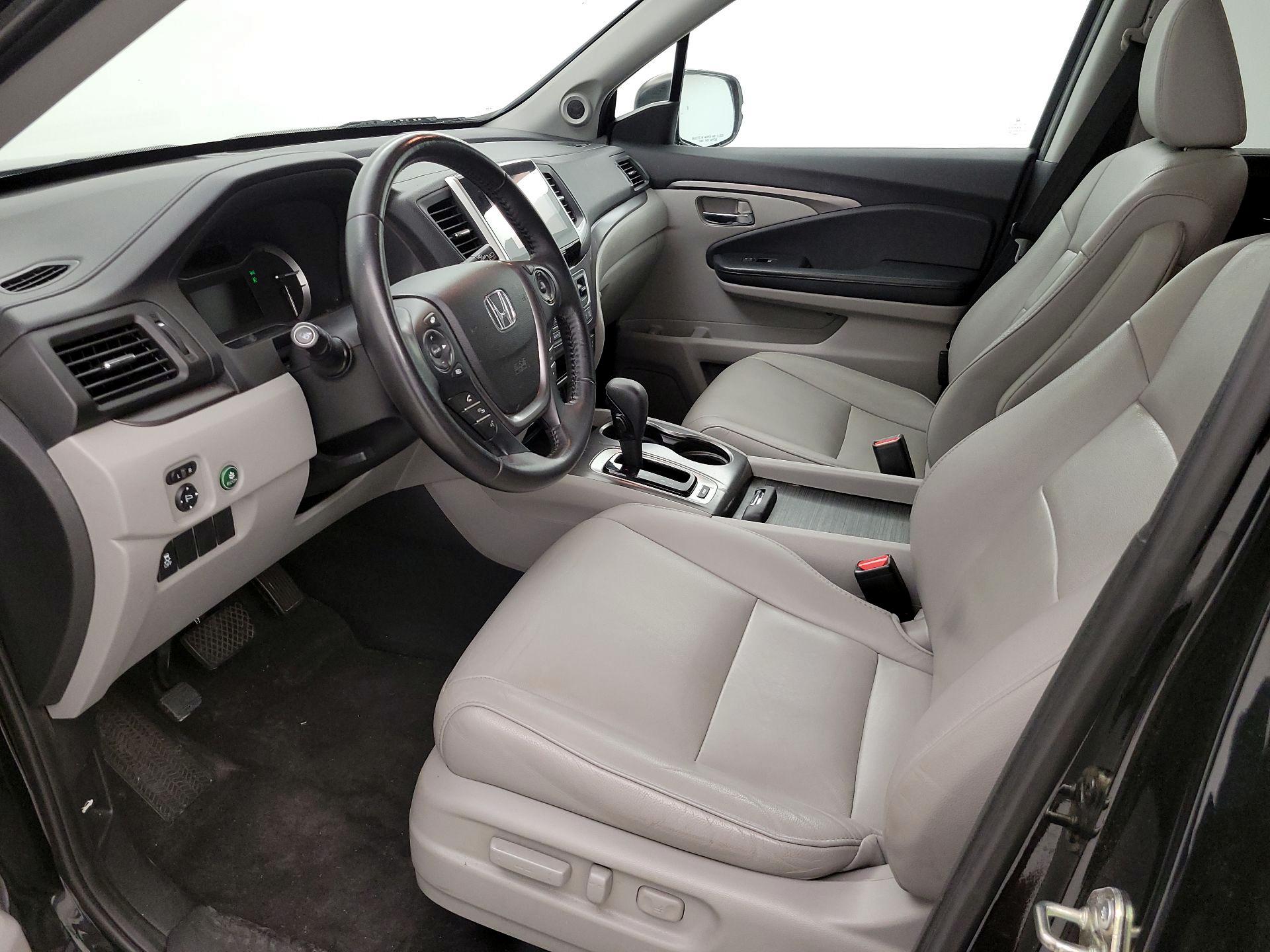 Thumbnail: 2018 Honda Pilot - 11