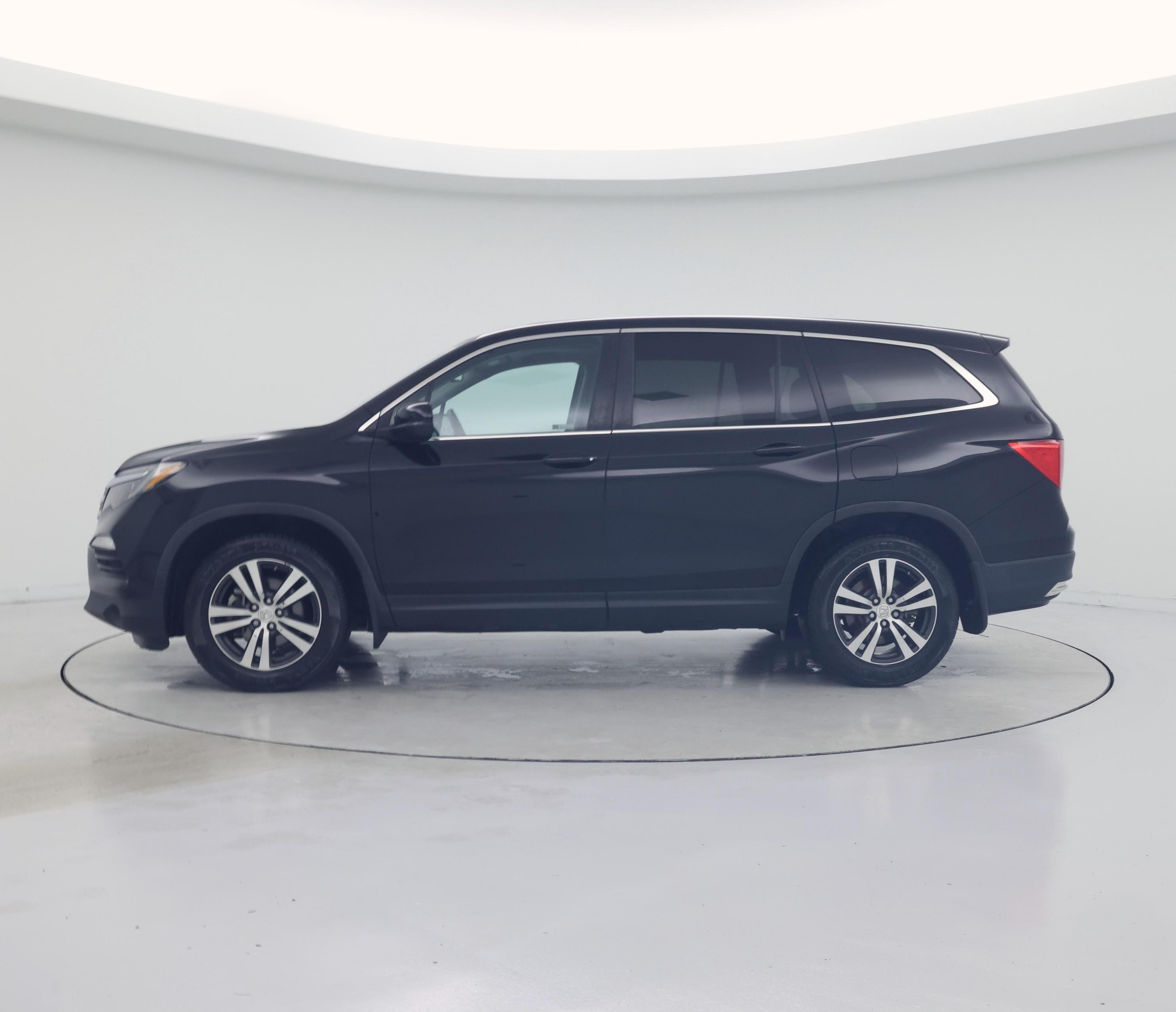 Thumbnail: 2018 Honda Pilot - 3