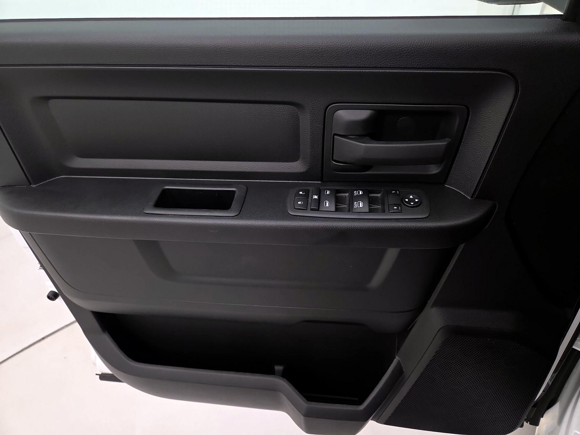 Thumbnail: 2024 RAM 1500 Classic - 12