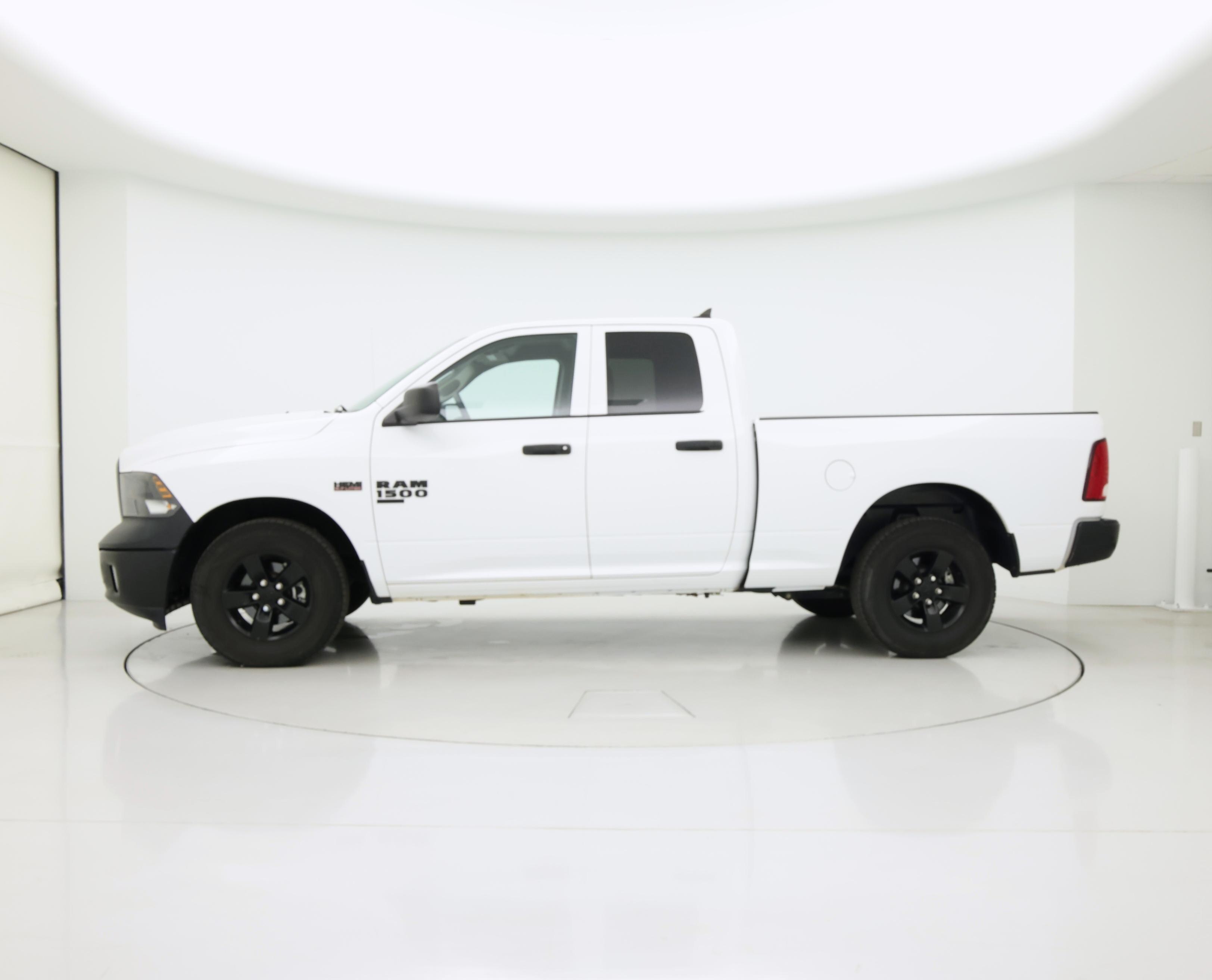 Thumbnail: 2024 RAM 1500 Classic - 3