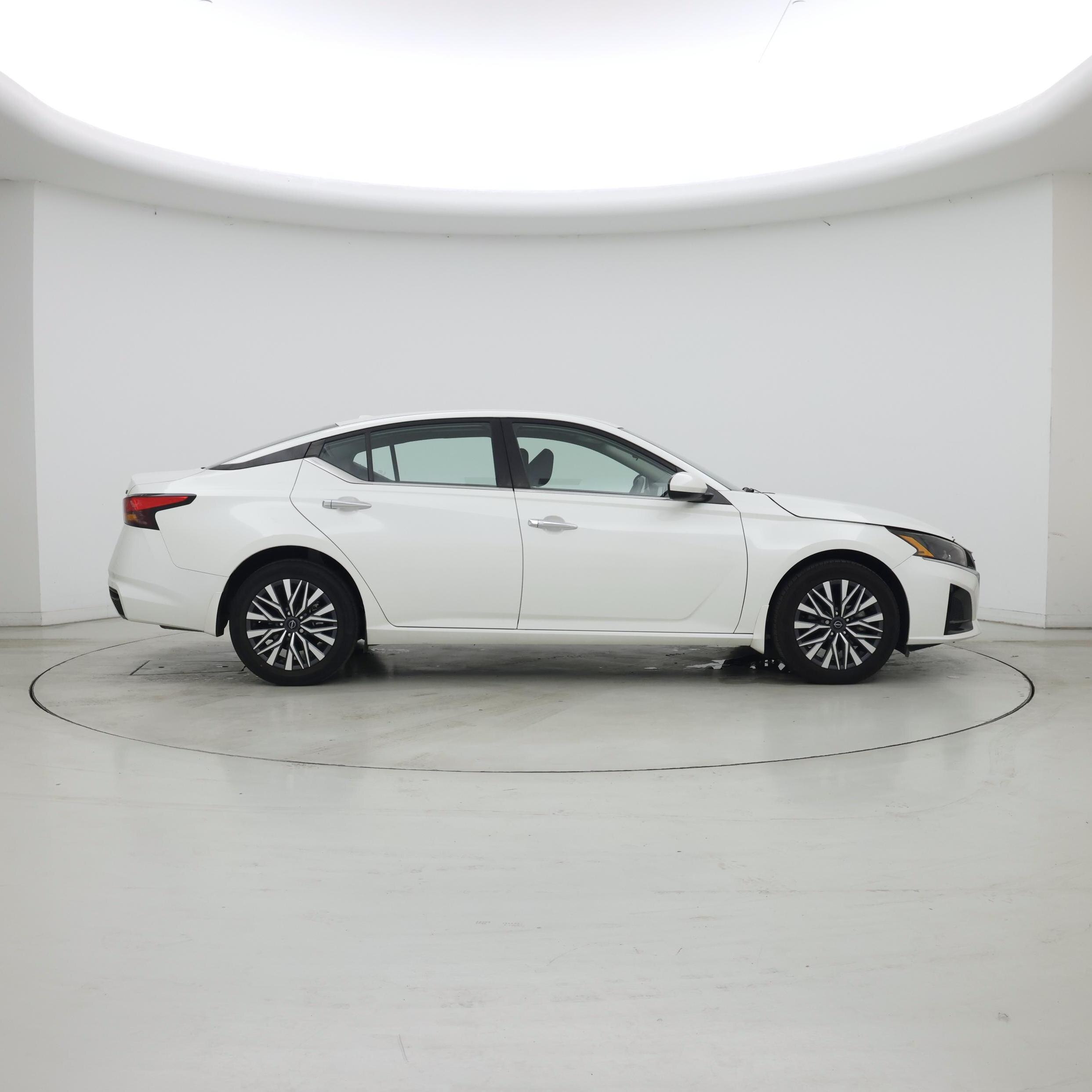 Thumbnail: 2023 Nissan Altima - 7