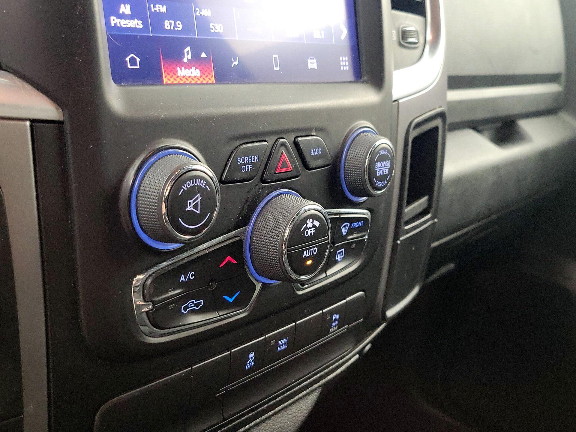 Thumbnail: 2022 RAM 1500 Classic - 16