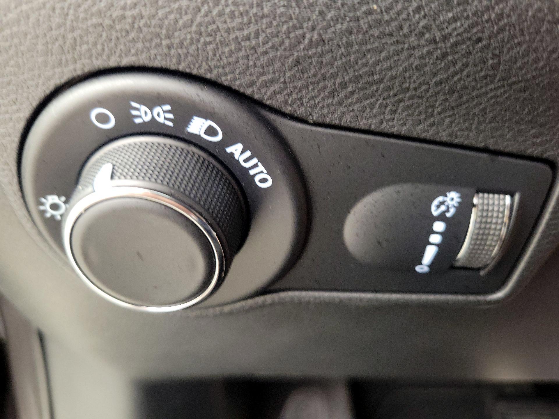 Thumbnail: 2023 Jeep Compass - 13
