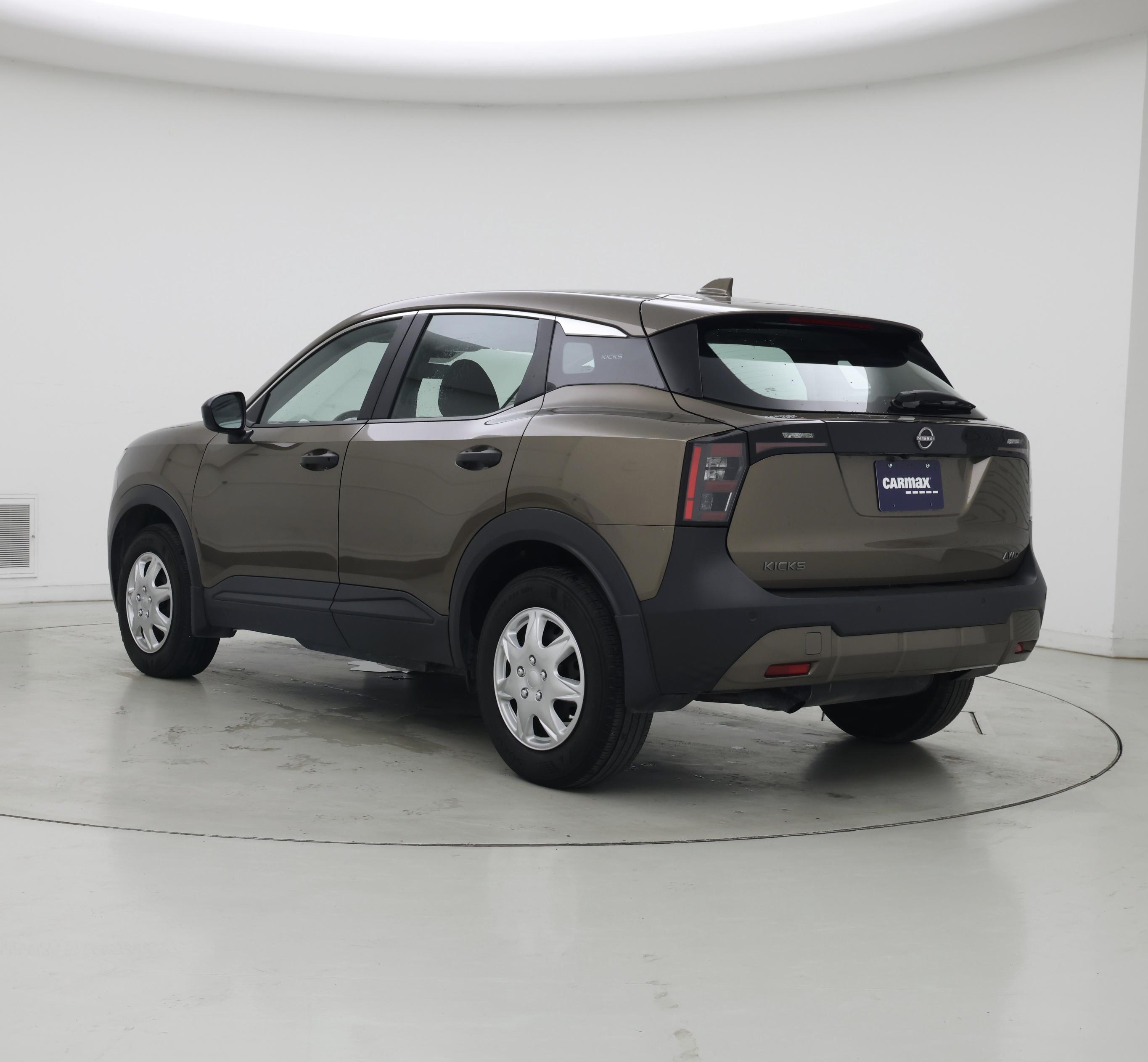 Thumbnail: 2025 Nissan Kicks - 2