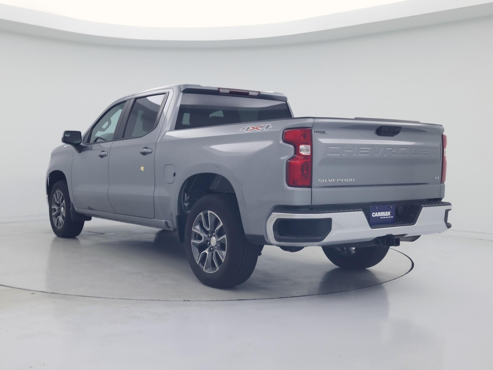 2024 Chevrolet Silverado 1500 LT - Photo 3