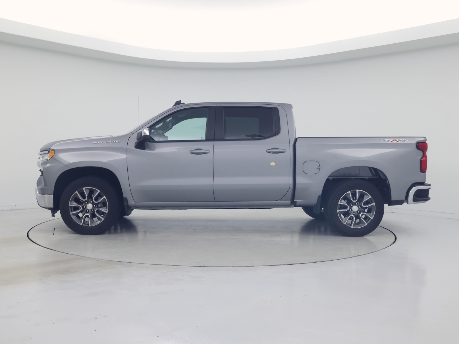 2024 Chevrolet Silverado 1500 LT - Photo 4