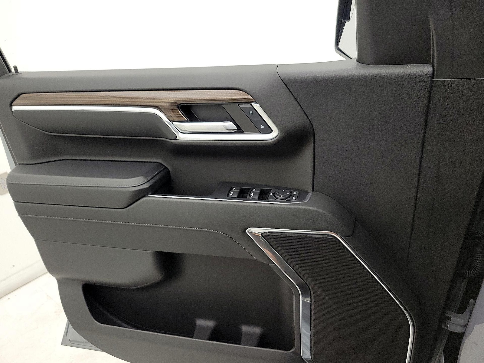 2024 Chevrolet Silverado 1500 LT - Photo 13