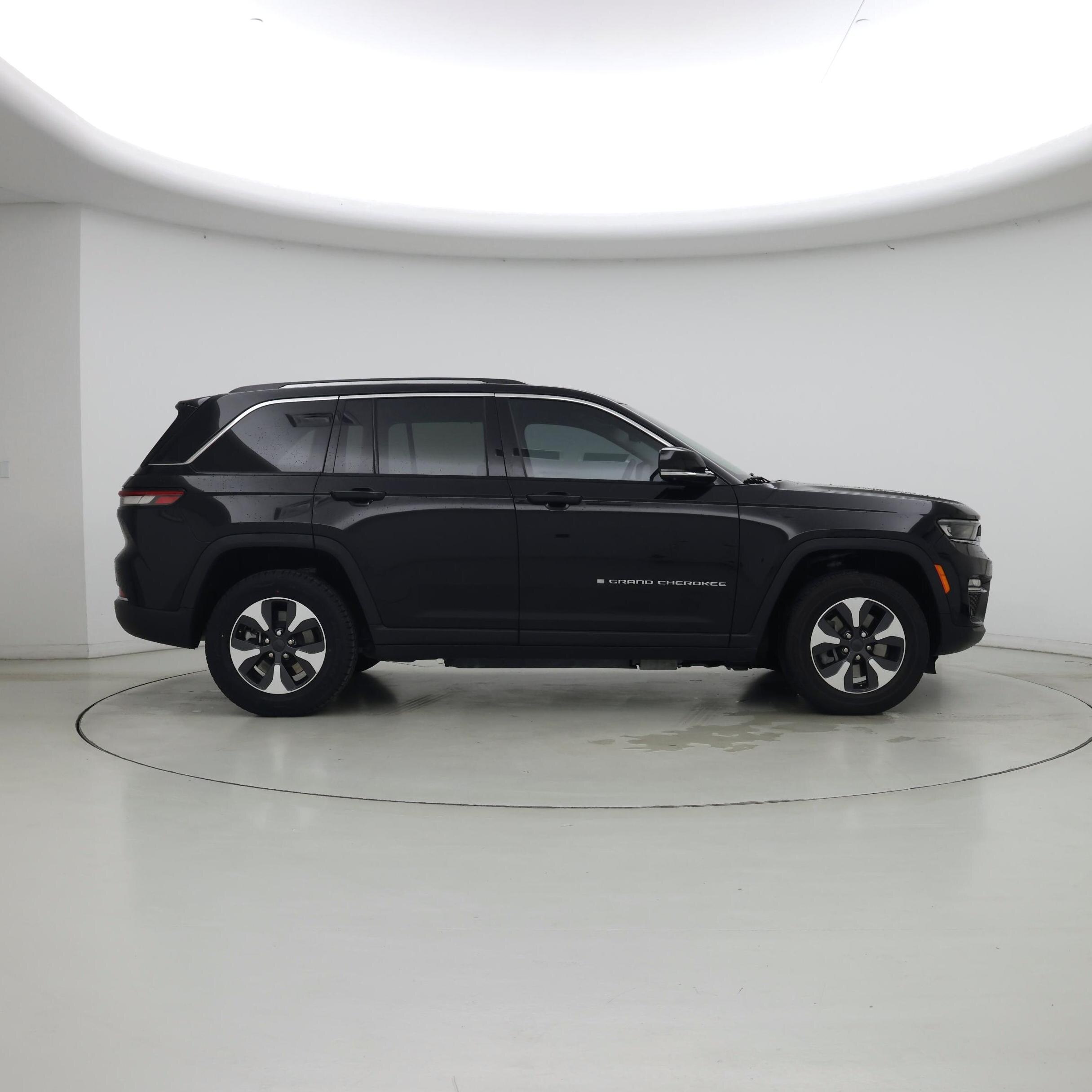 Thumbnail: 2022 Jeep Grand Cherokee - 7