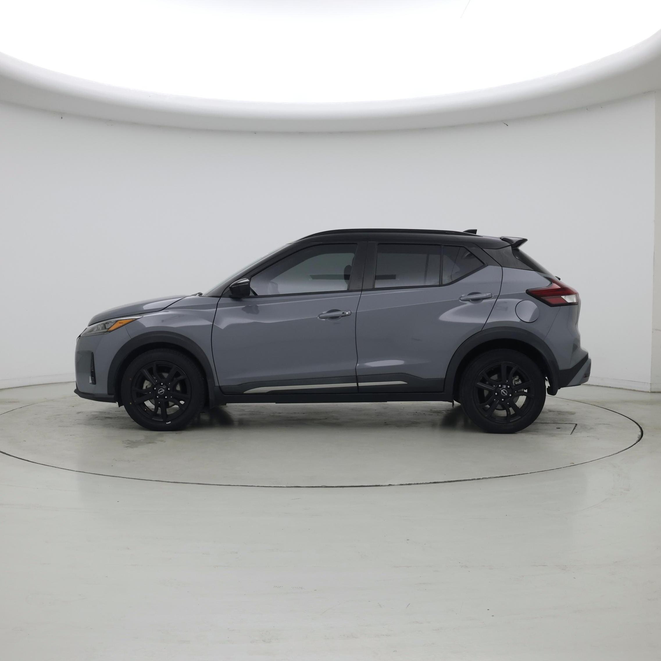 Thumbnail: 2023 Nissan Kicks - 3